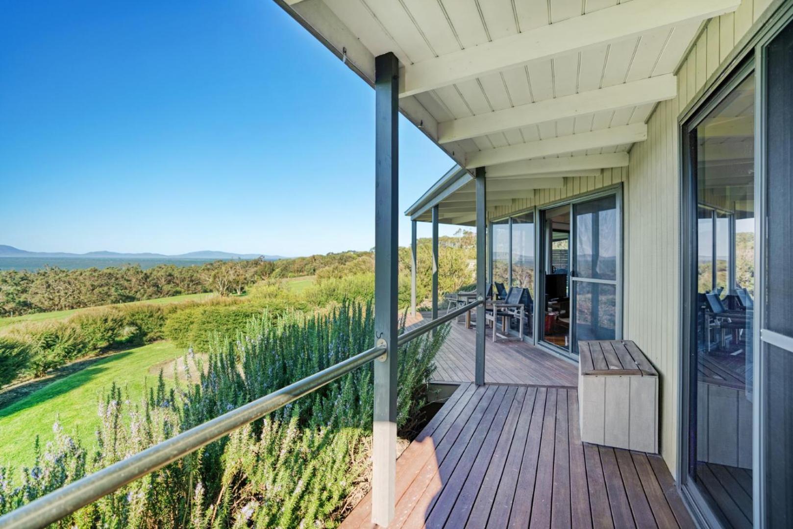 Family Room with Sea View photo 2