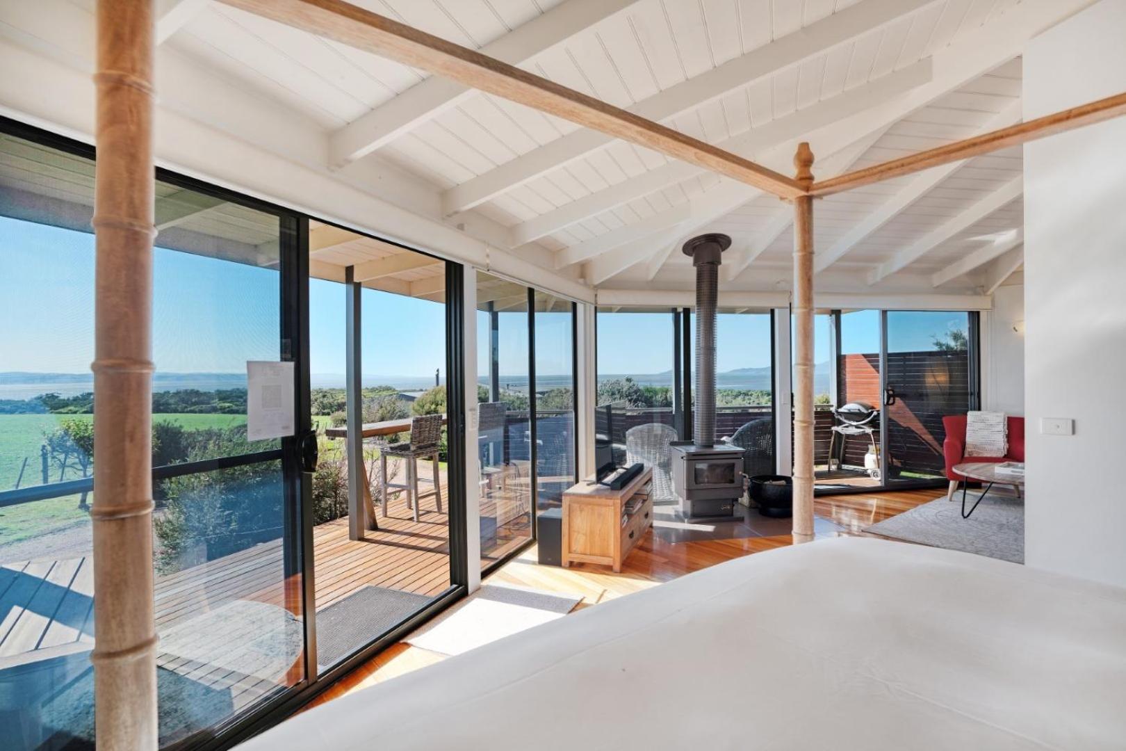 Deluxe Suite with Sea View photo 1