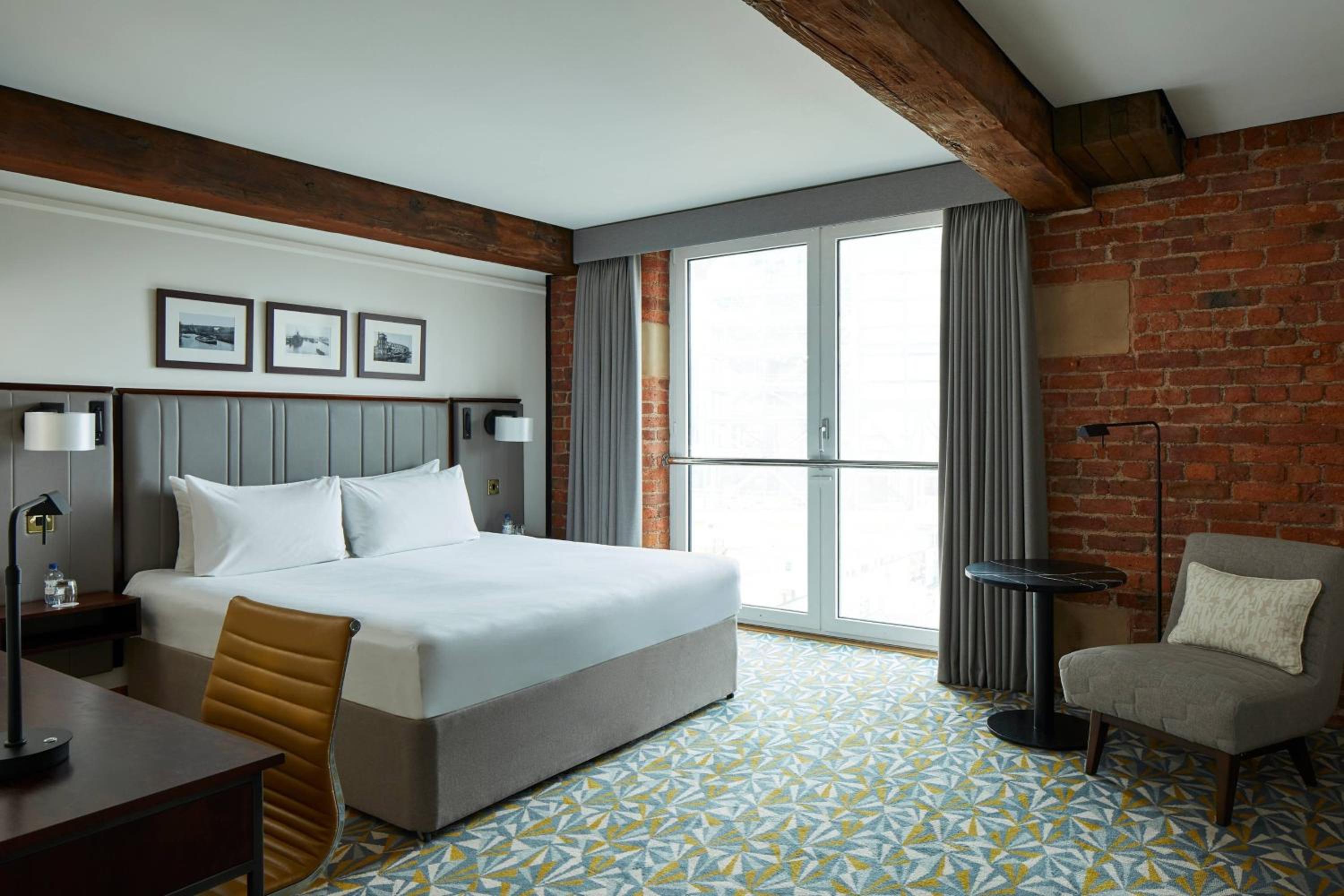 Guest Room, 1 King - Photo 4