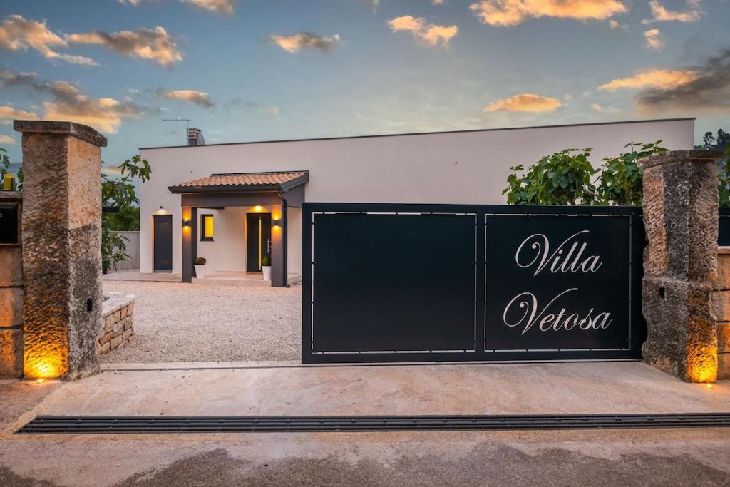 Three-Bedroom Villa photo 2