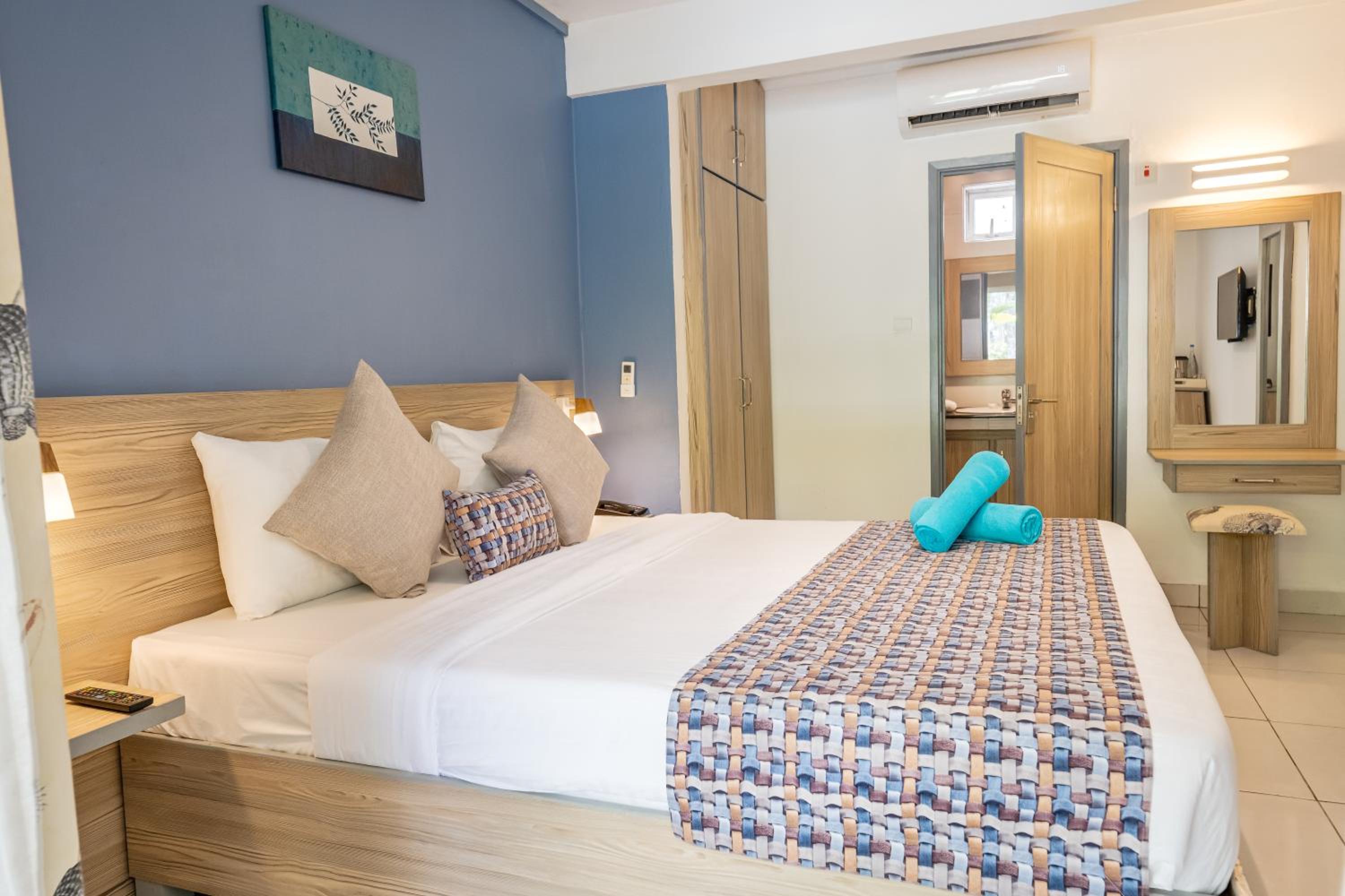 Deluxe Room - Photo 2