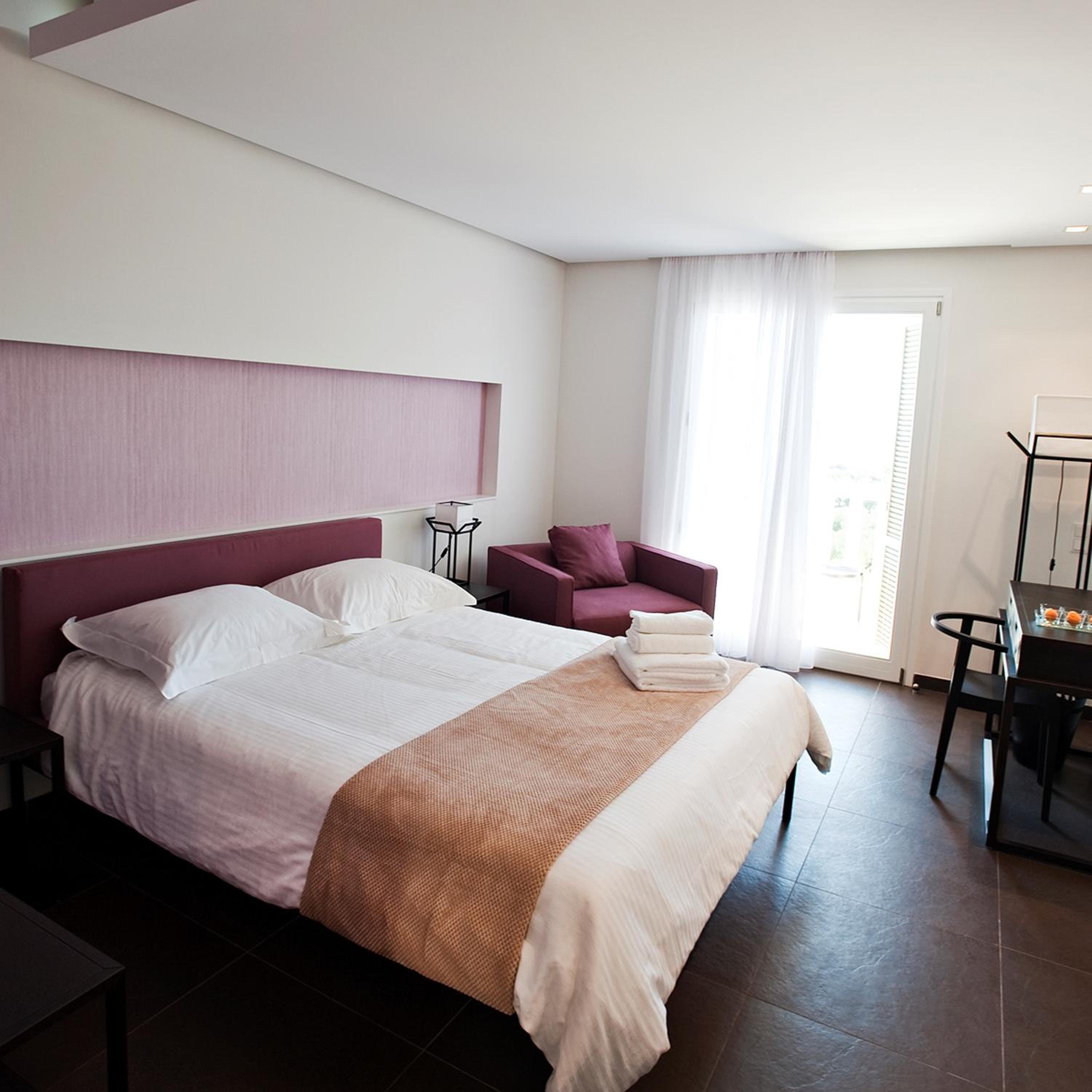 Double Room- Disability Access- Port-View