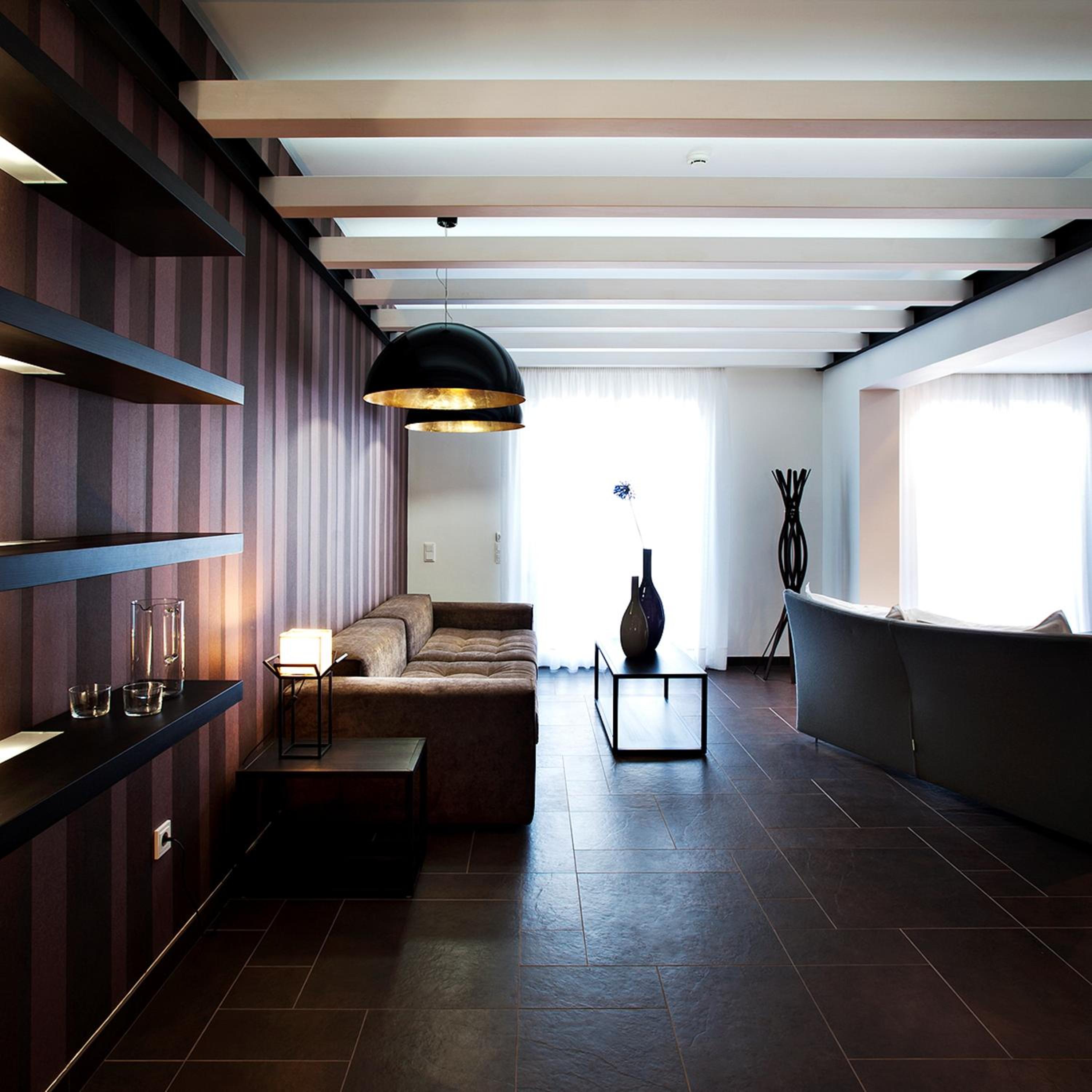 Suite- Port View photo 2