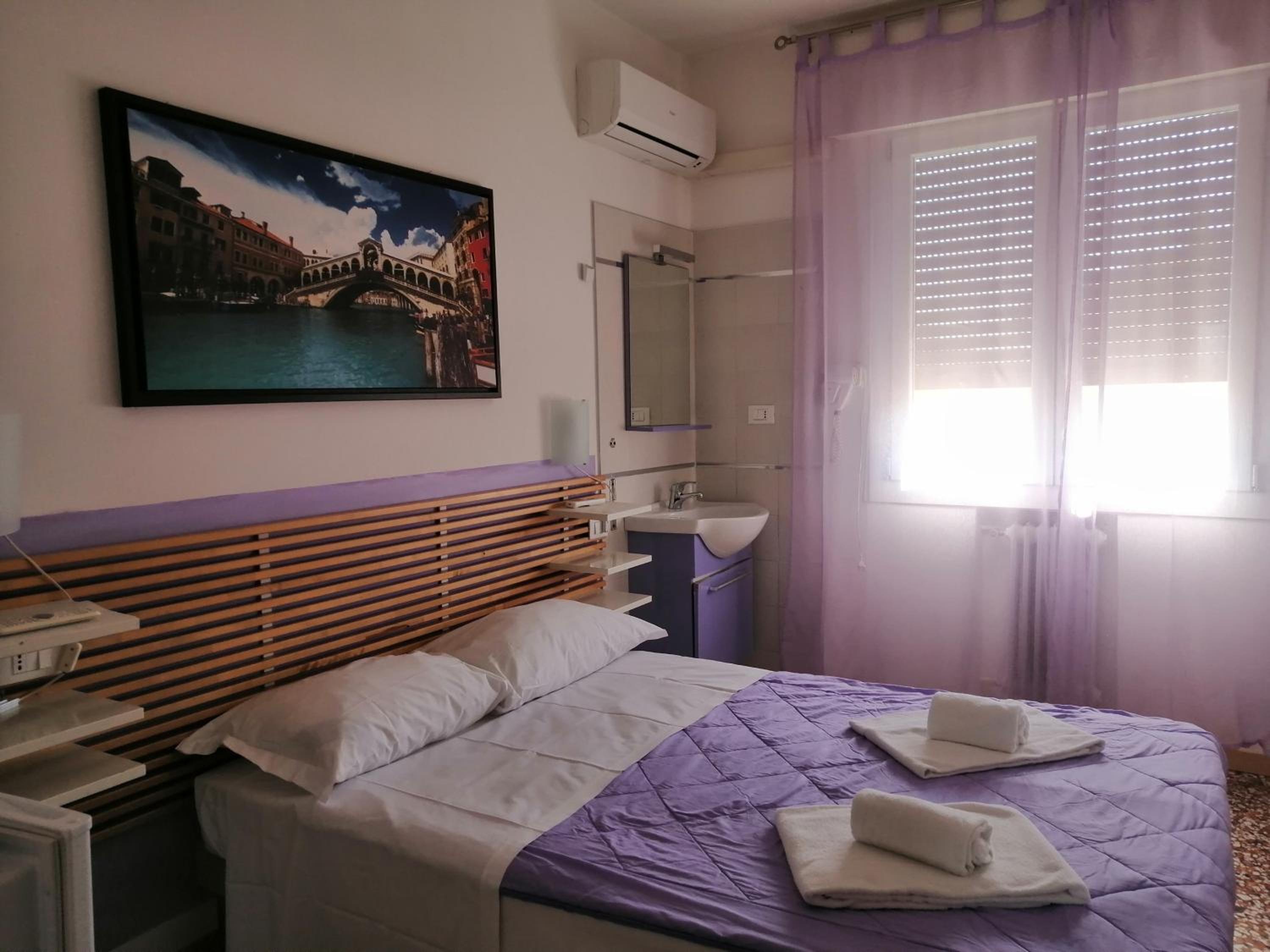 Economy Double Room with Shared Bathroom