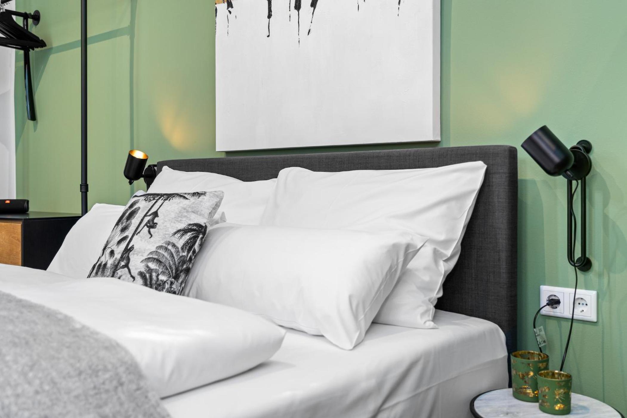 Studio Apartment photo 1