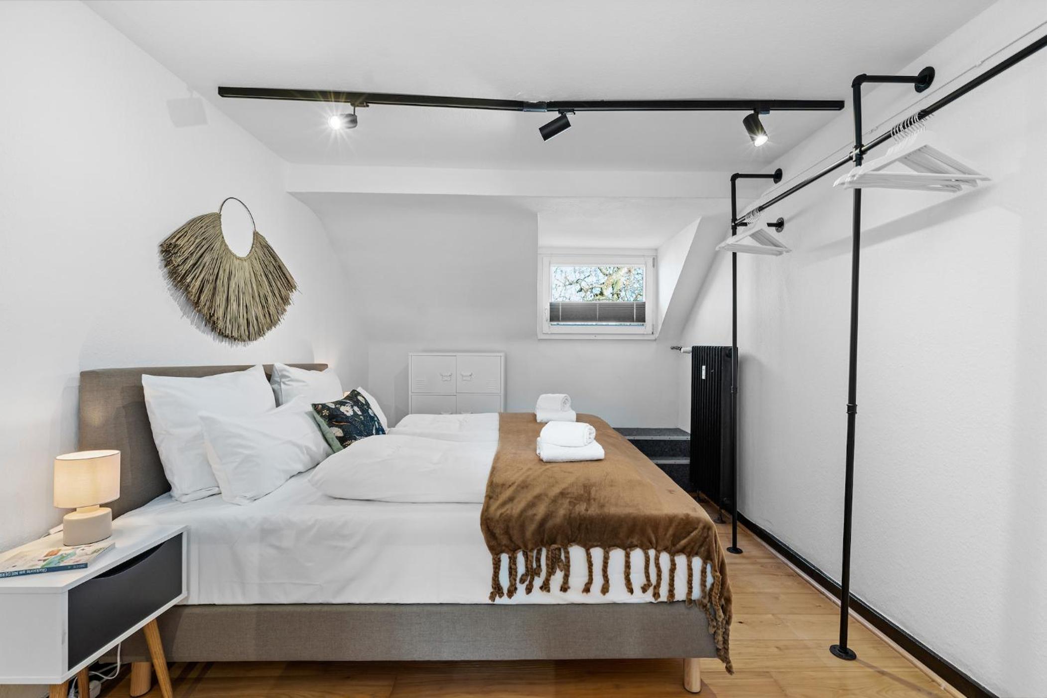One-Bedroom Apartment photo 2