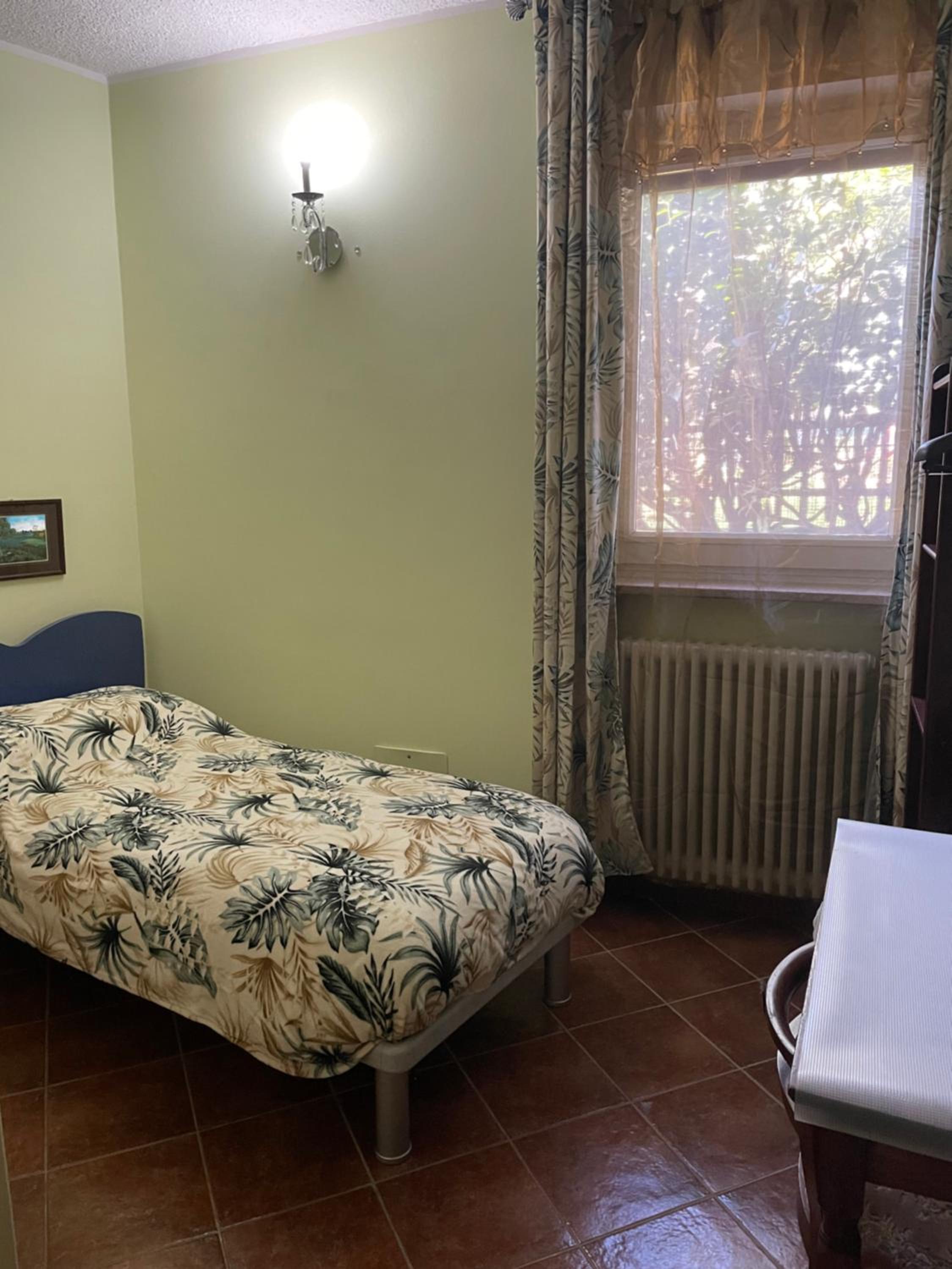 Single Room with Private Bathroom photo 1