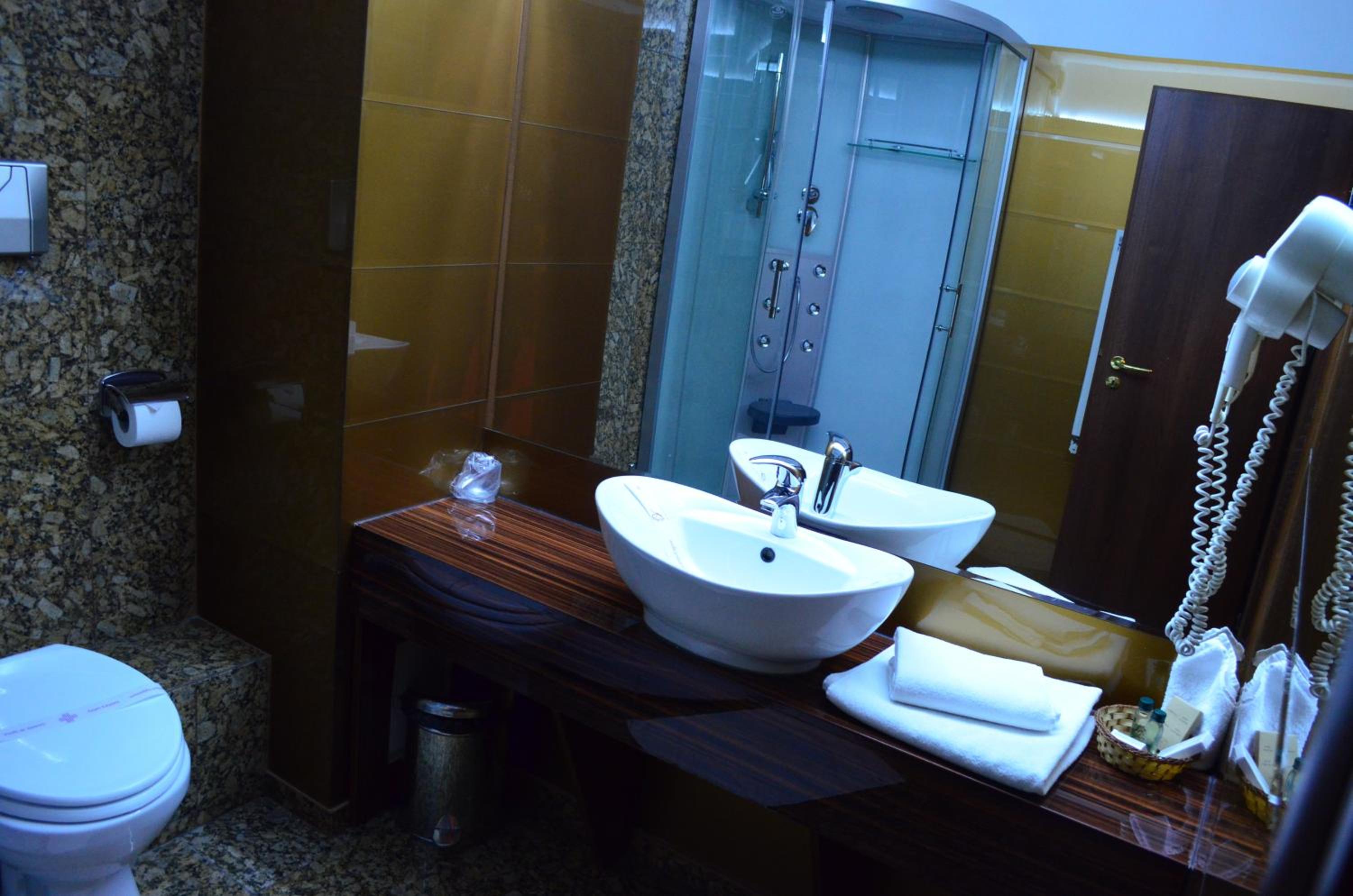 Double Room - Photo 2
