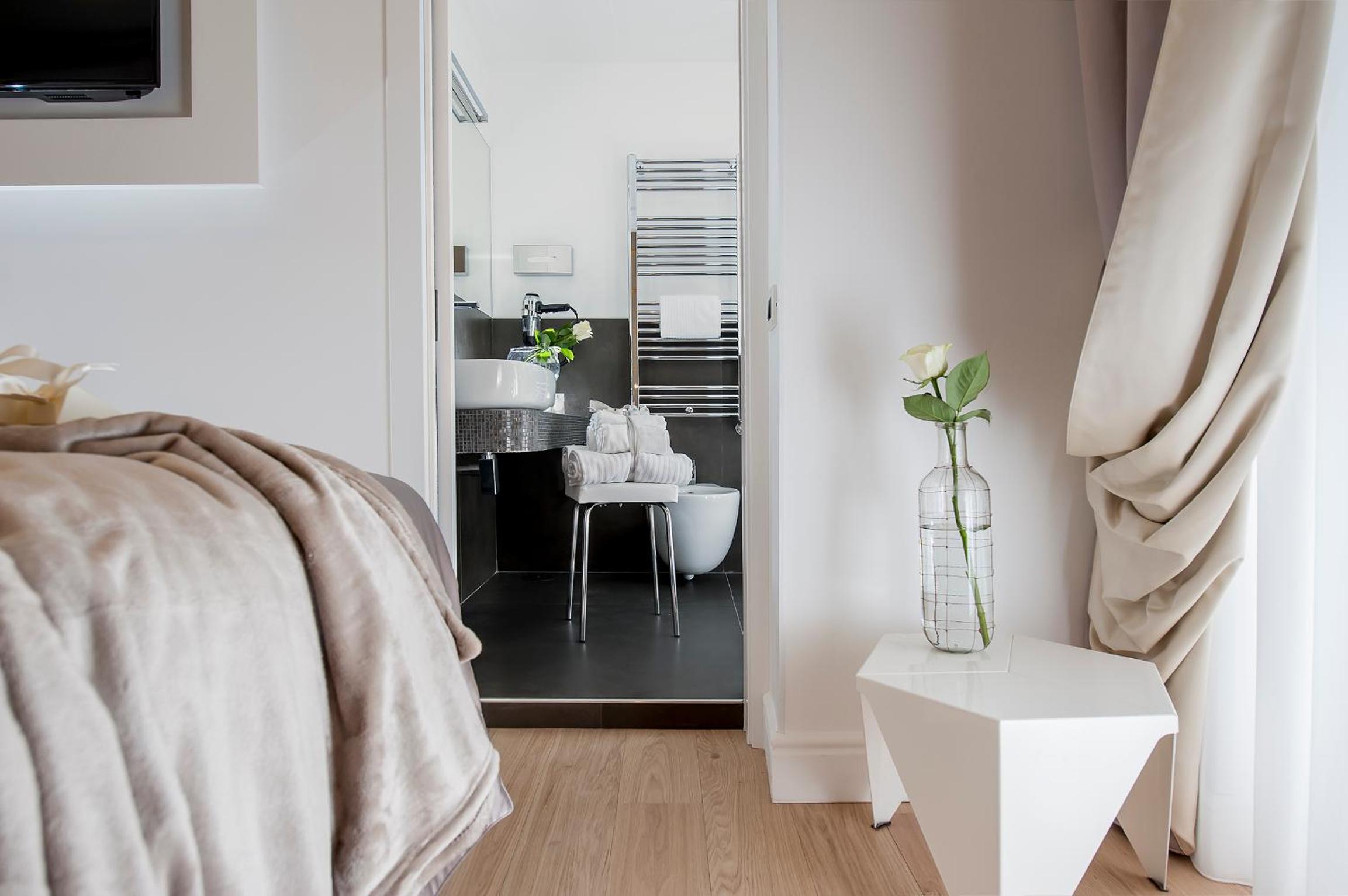 Standard Double or Twin Room photo 3