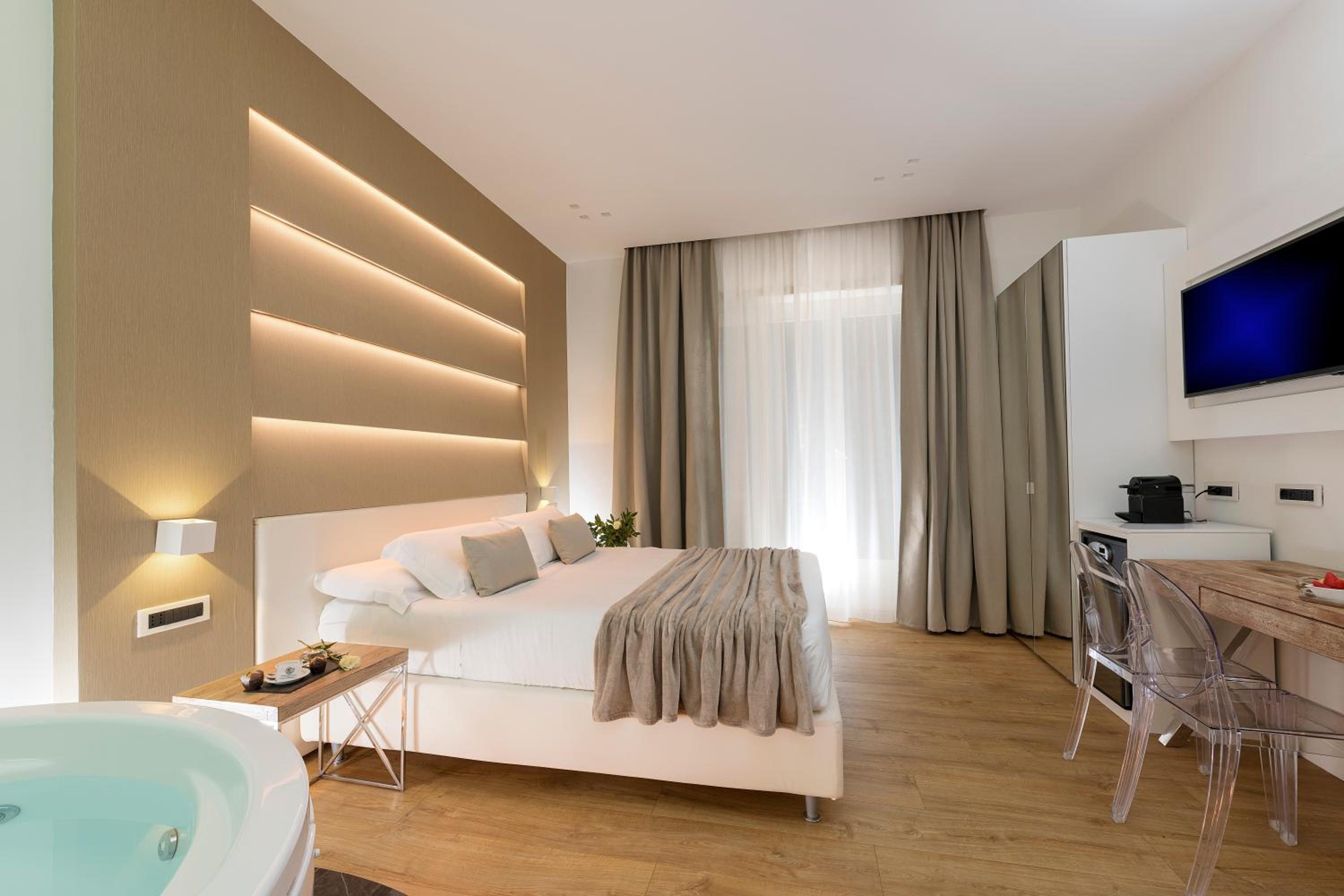 Junior Suite with jacuzzi photo 2