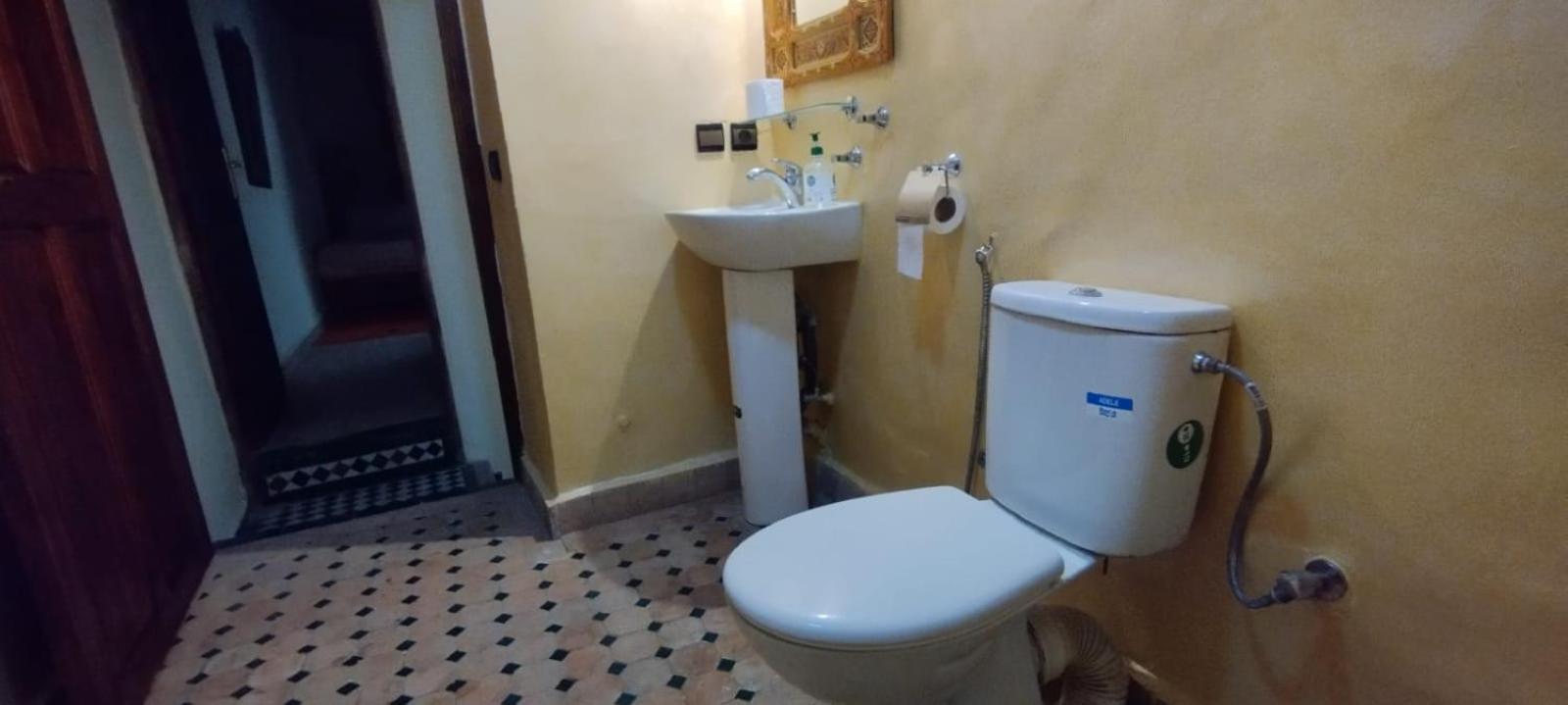 Deluxe Double Room with Bath - Photo 4