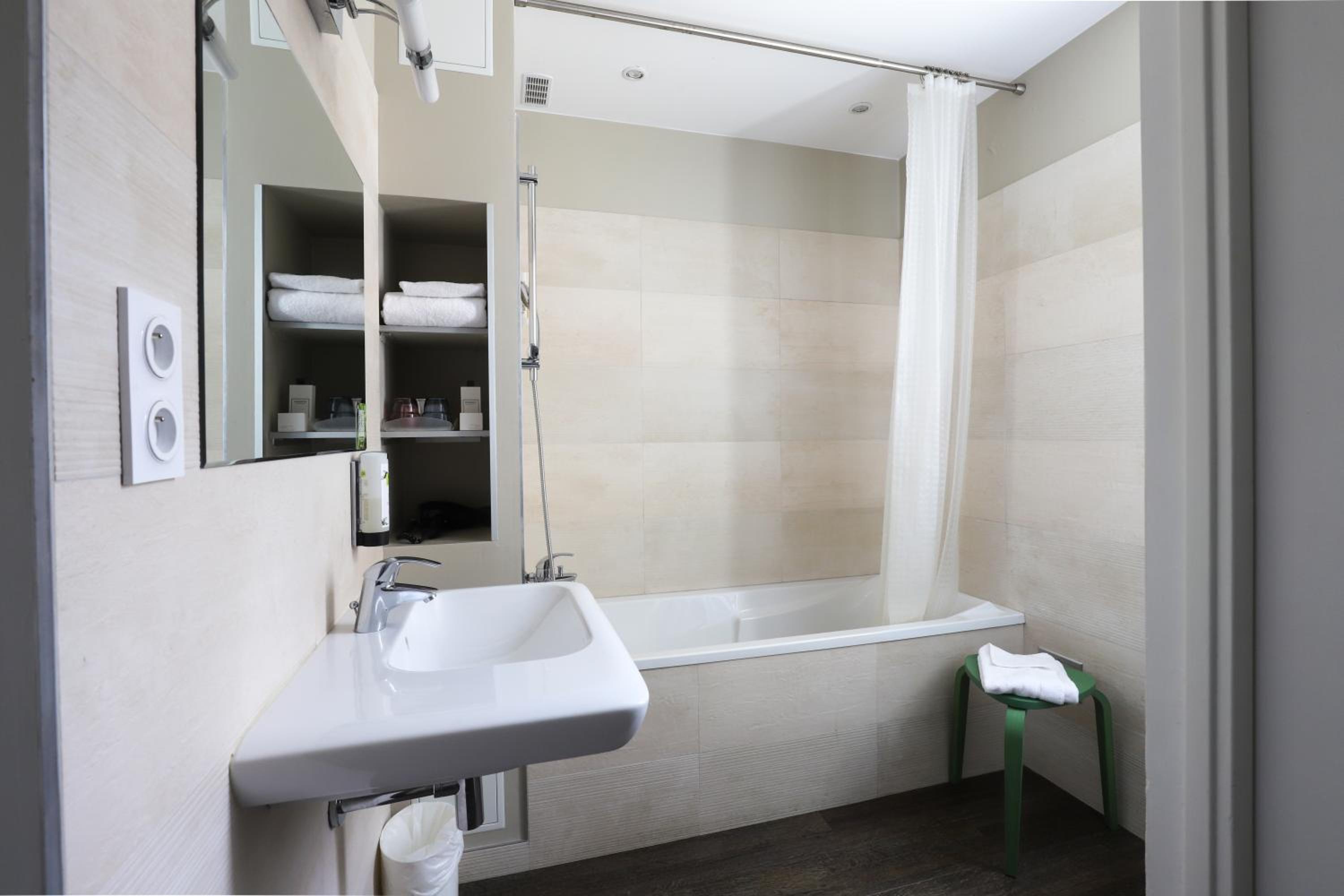 Comfort Room - Photo 16