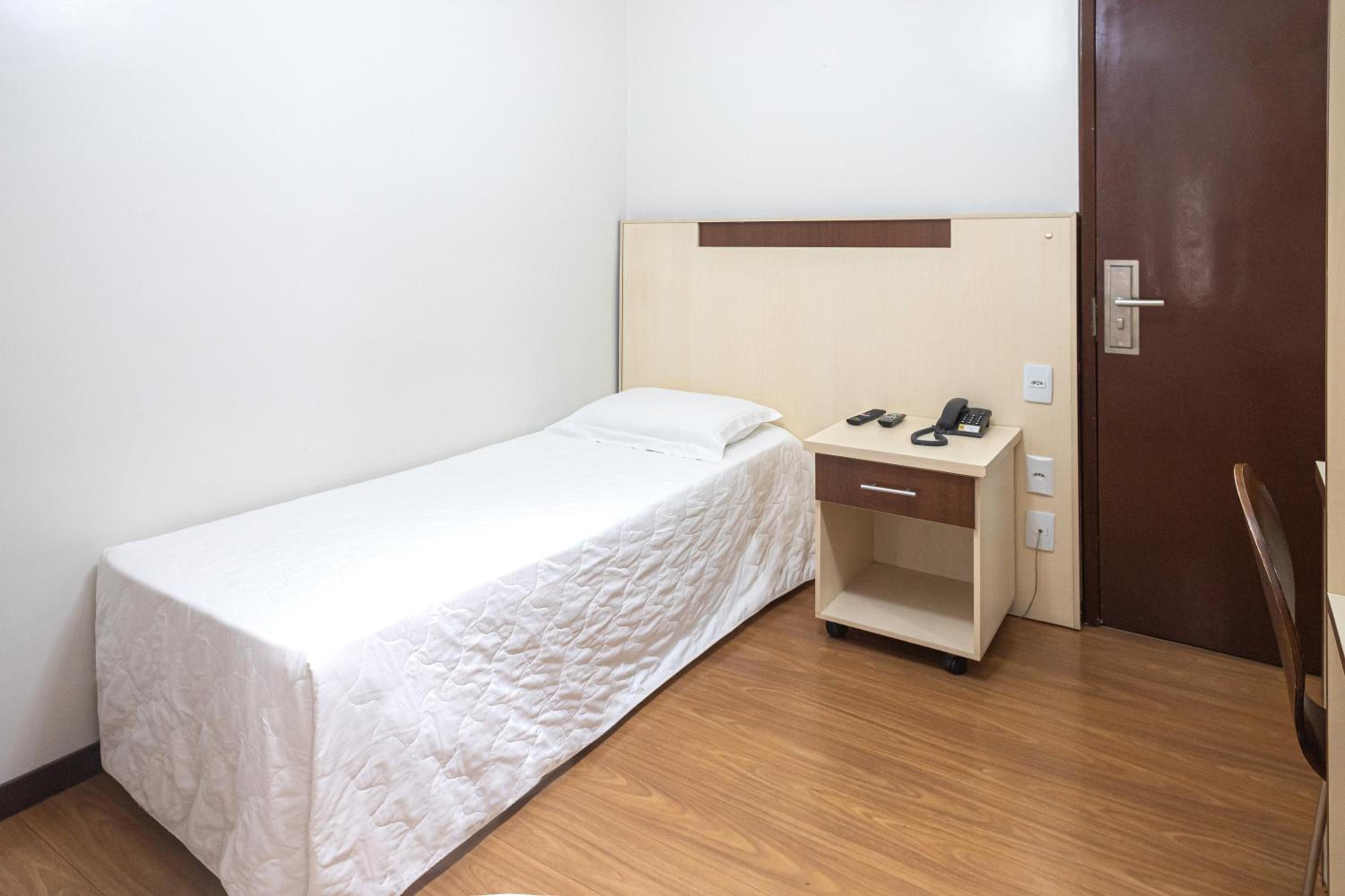 Standard Single Room - Photo 5
