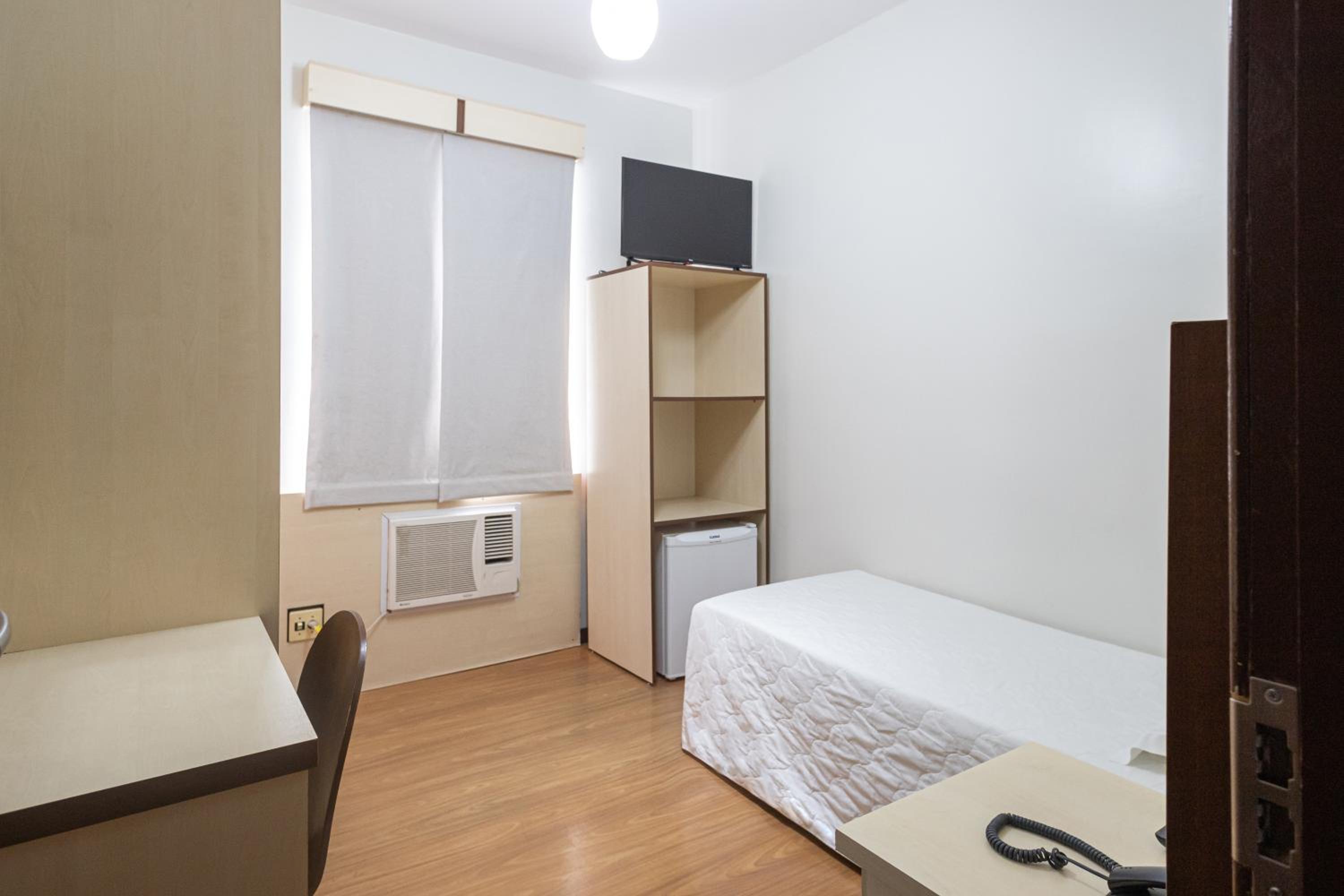 Standard Single Room - Photo 2