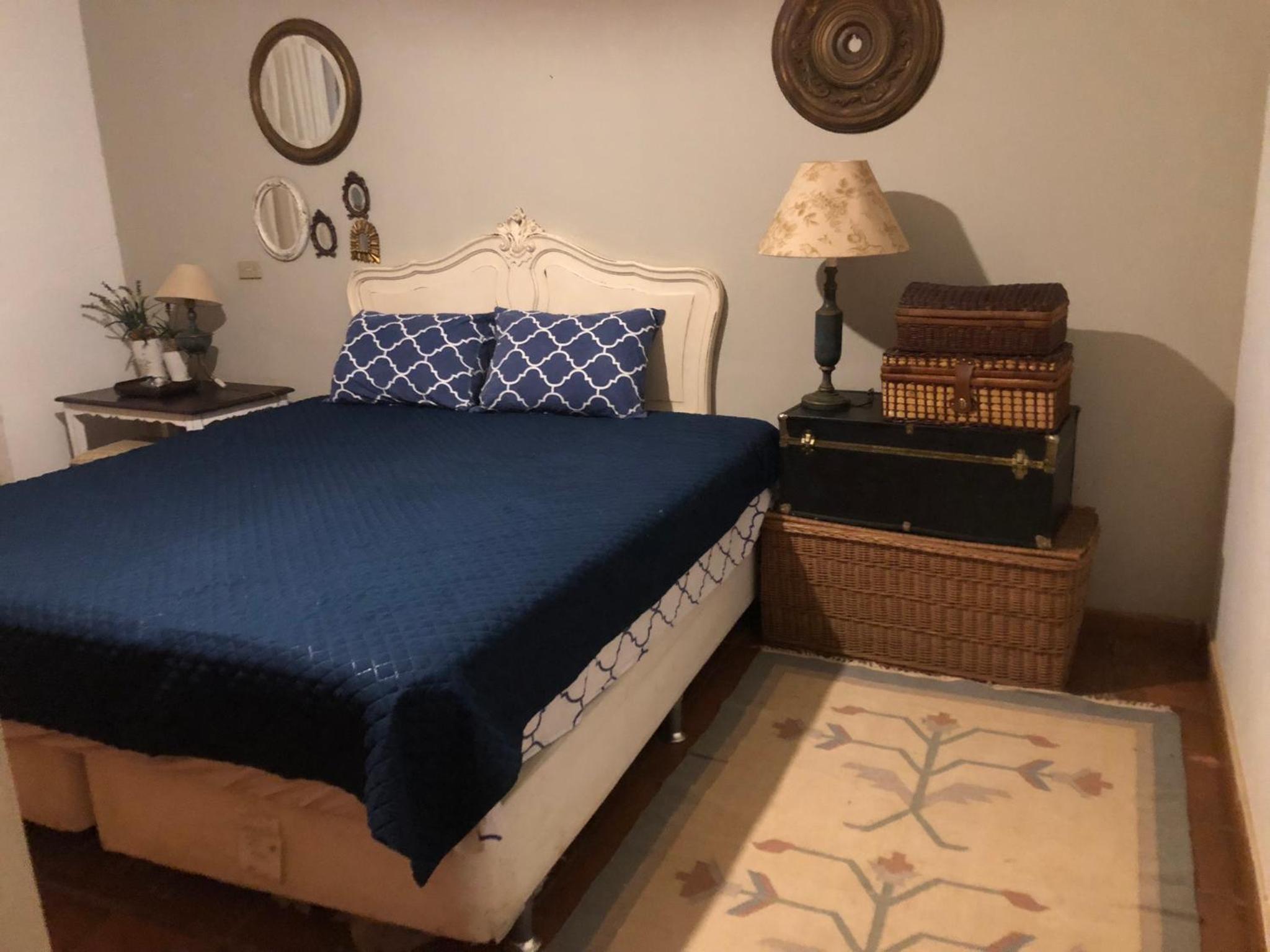 Five-Bedroom House photo 1