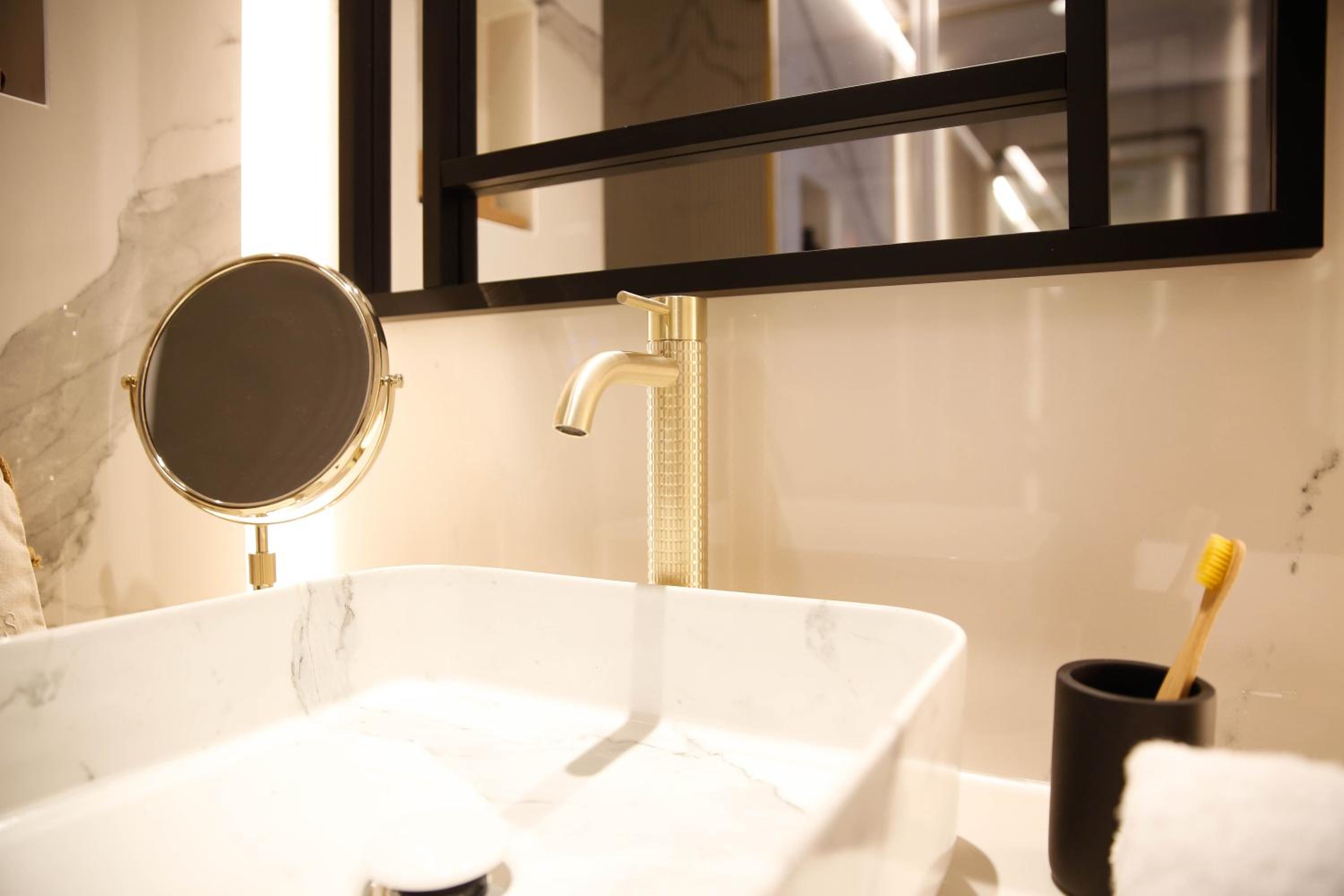 Superior Double Room - Photo 10