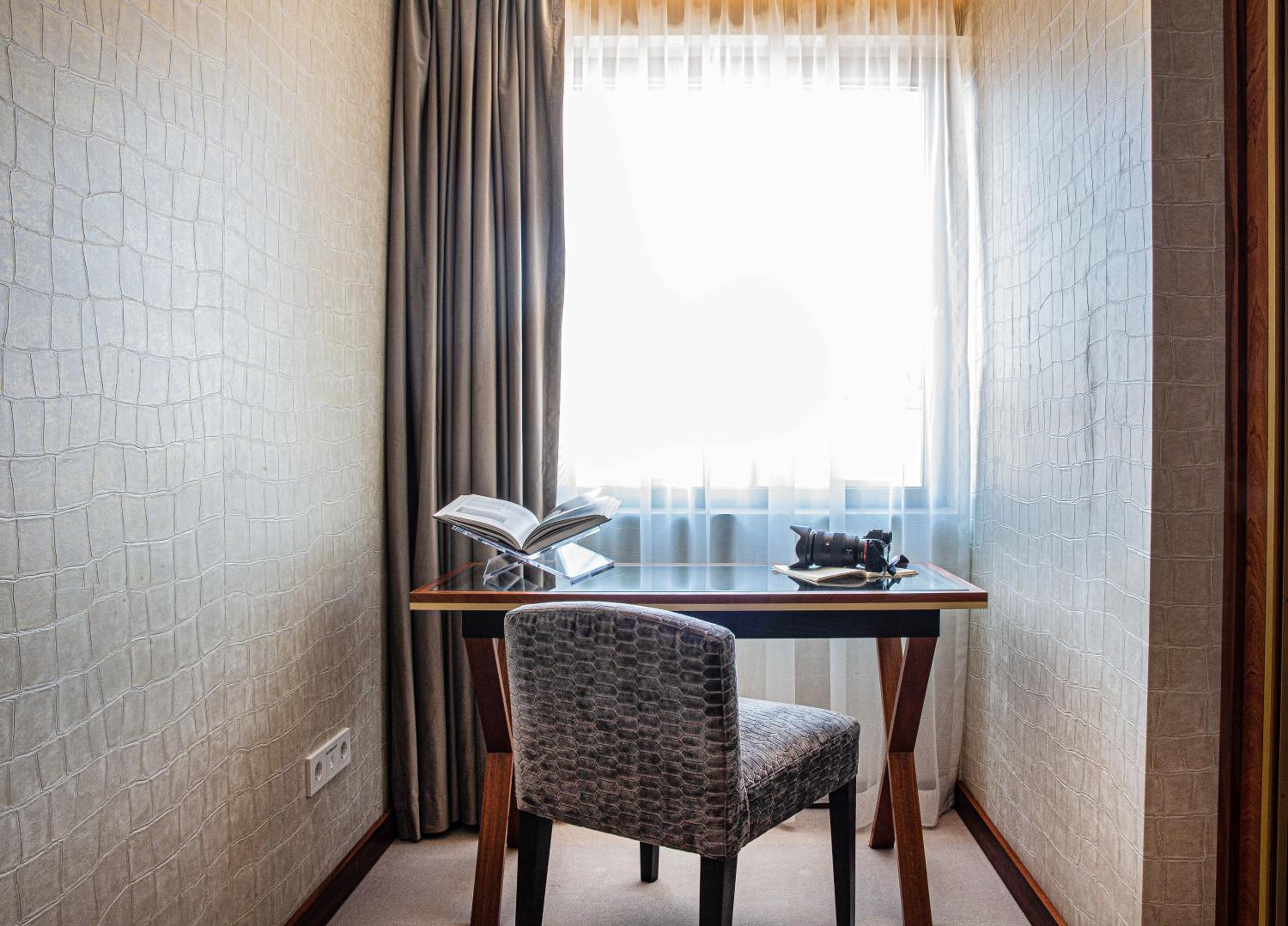 Deluxe Room - Photo 4