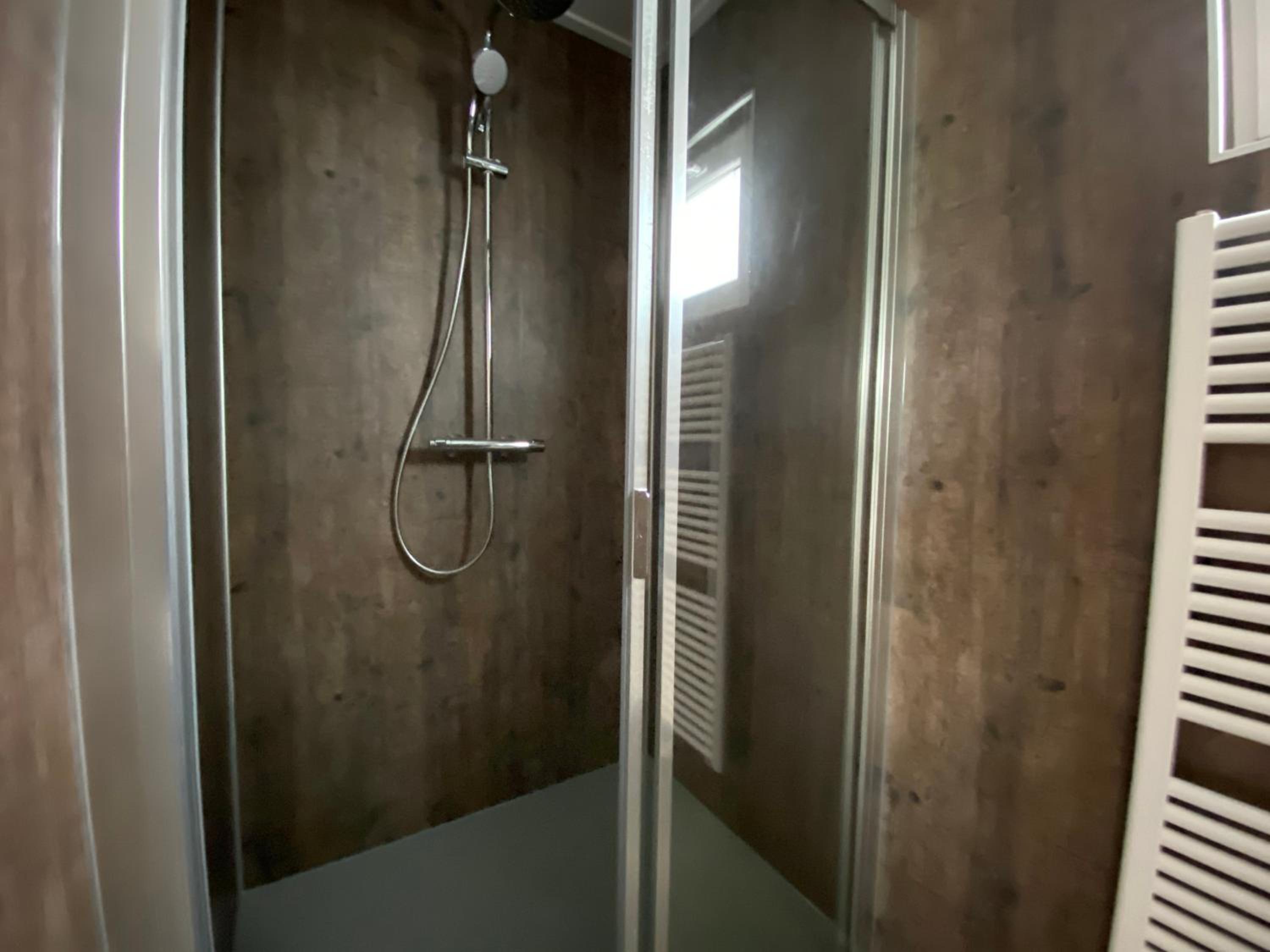 Three-Bedroom Chalet - Photo 5