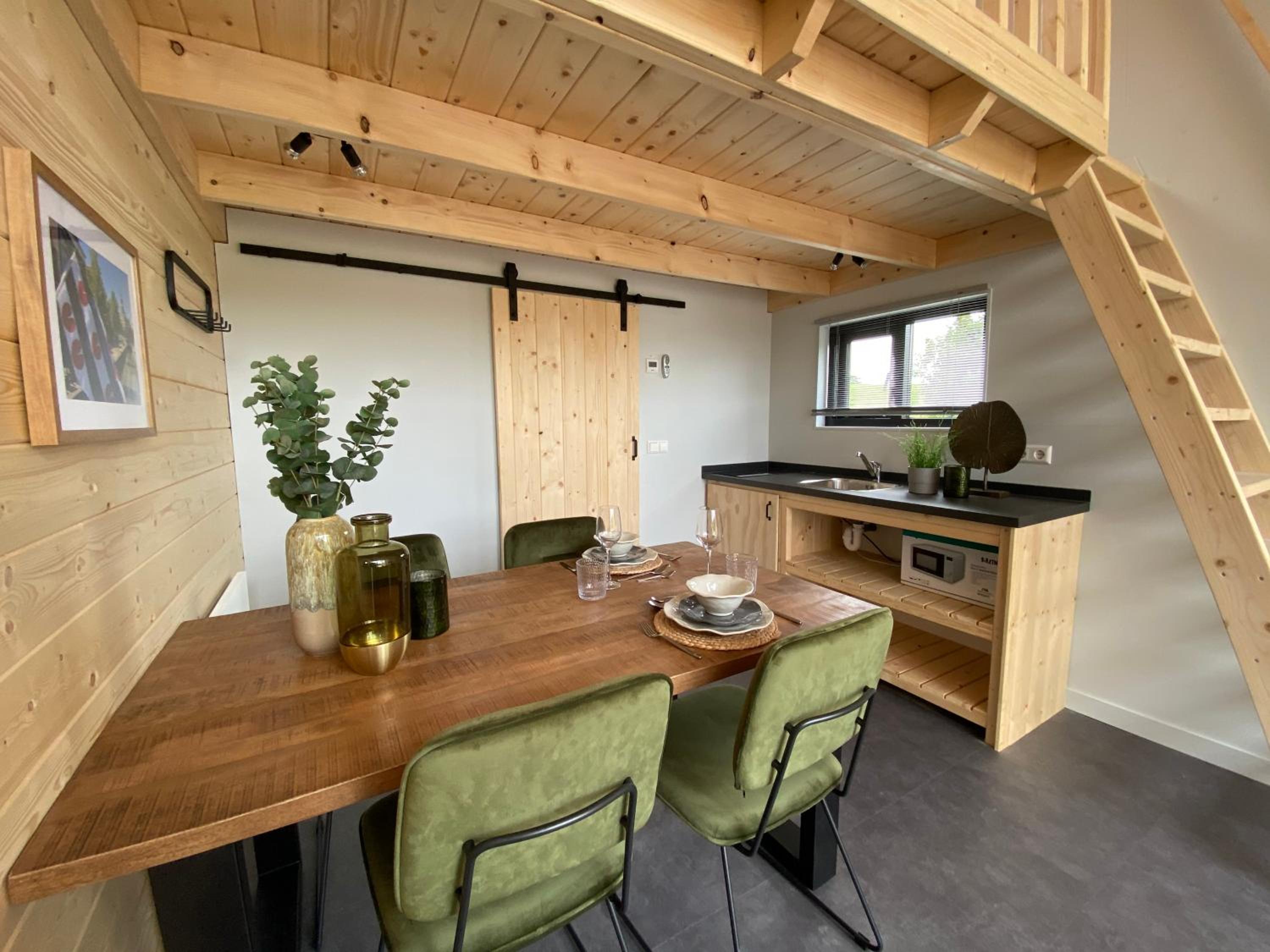 Tiny House 4 photo 2