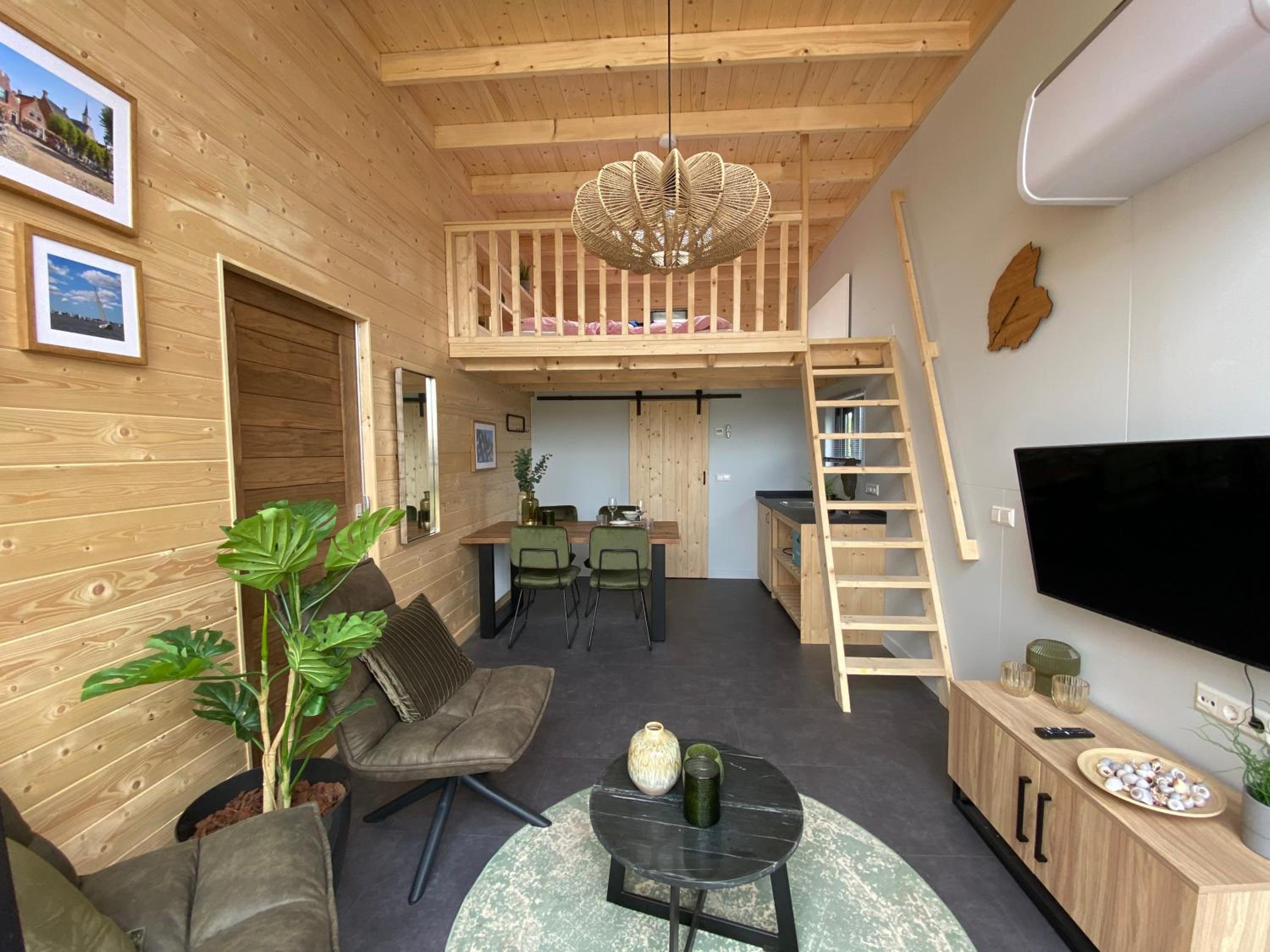 Tiny House 4 photo 1