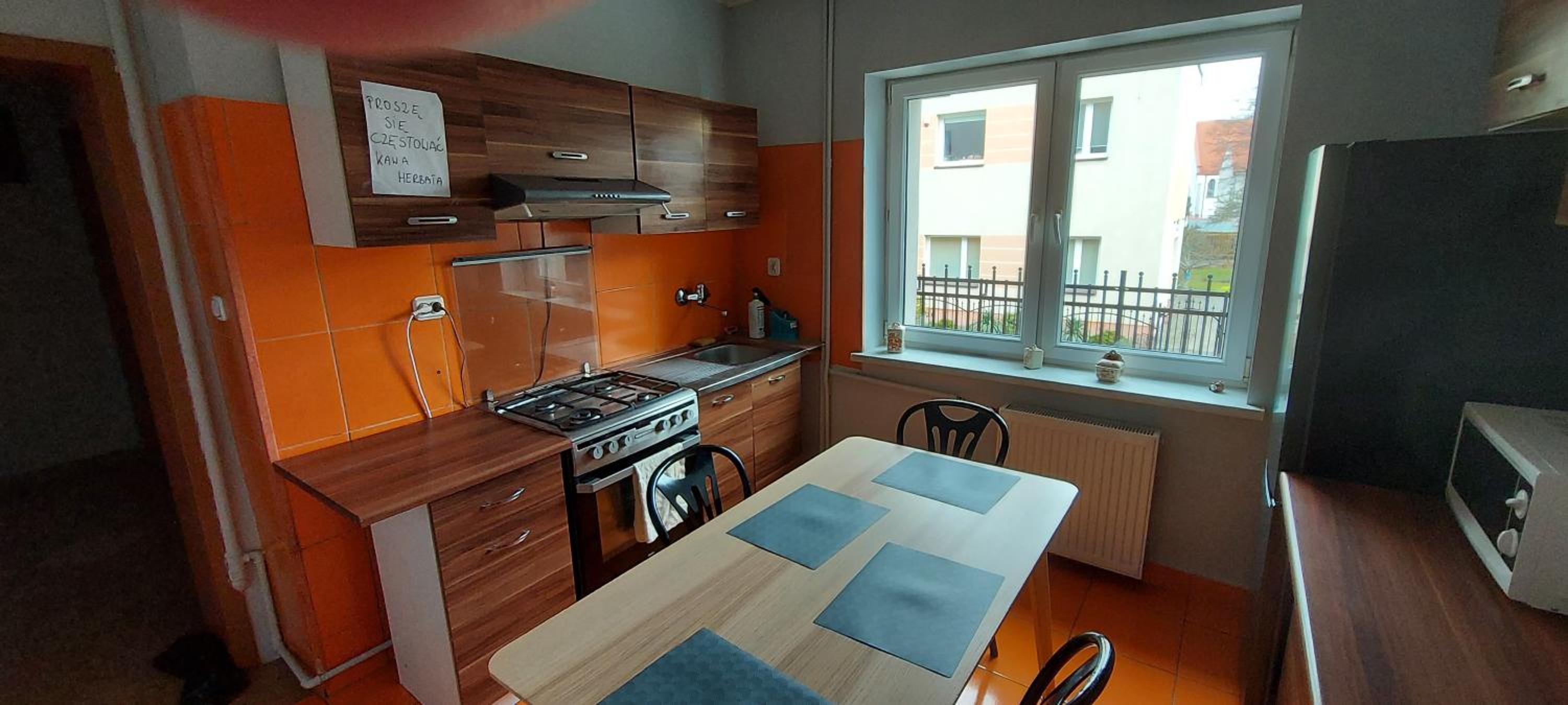 Double Room with Balcony - Photo 9