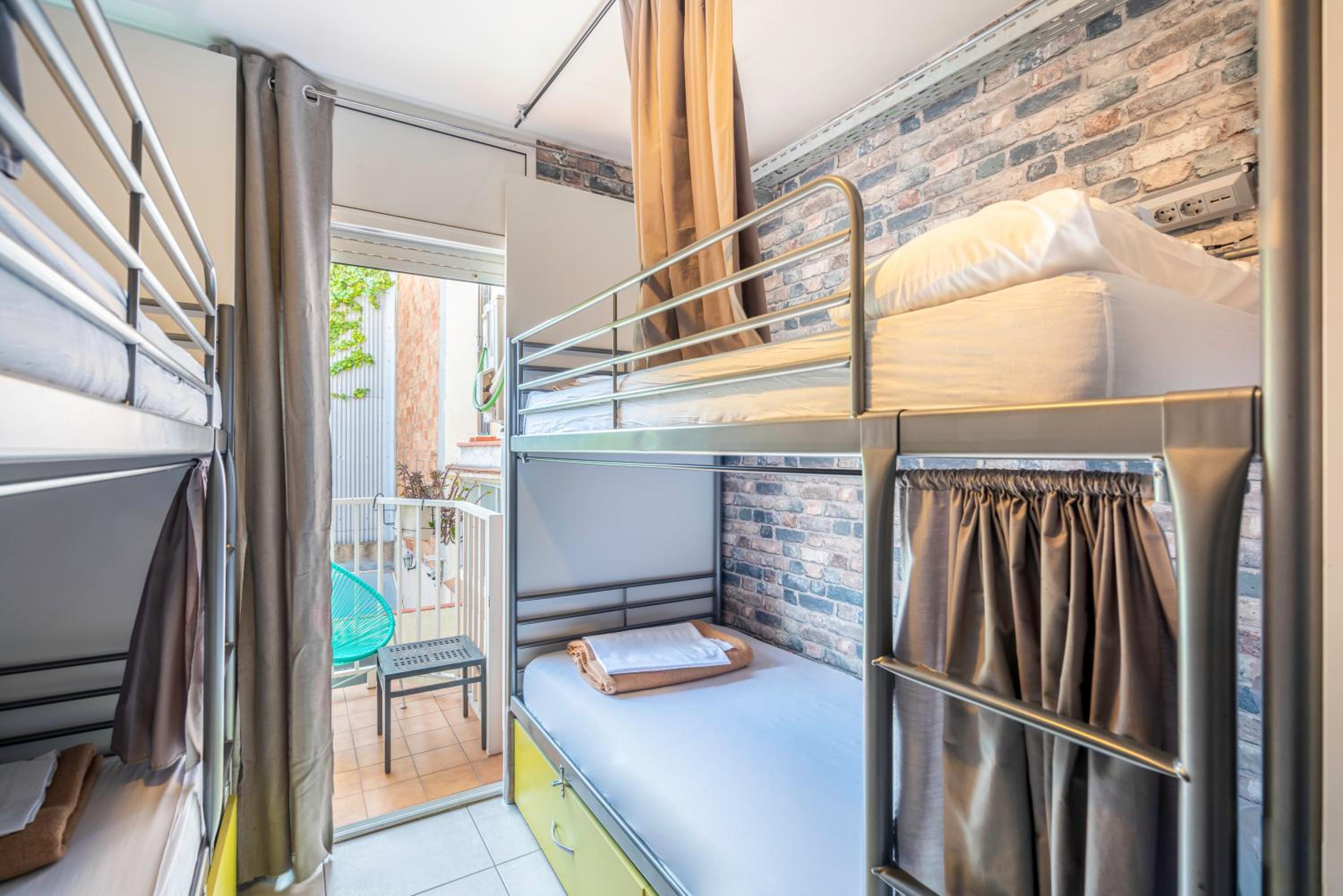 Bed in 6-Bed Mixed Dormitory Room with Private Balcony photo 2