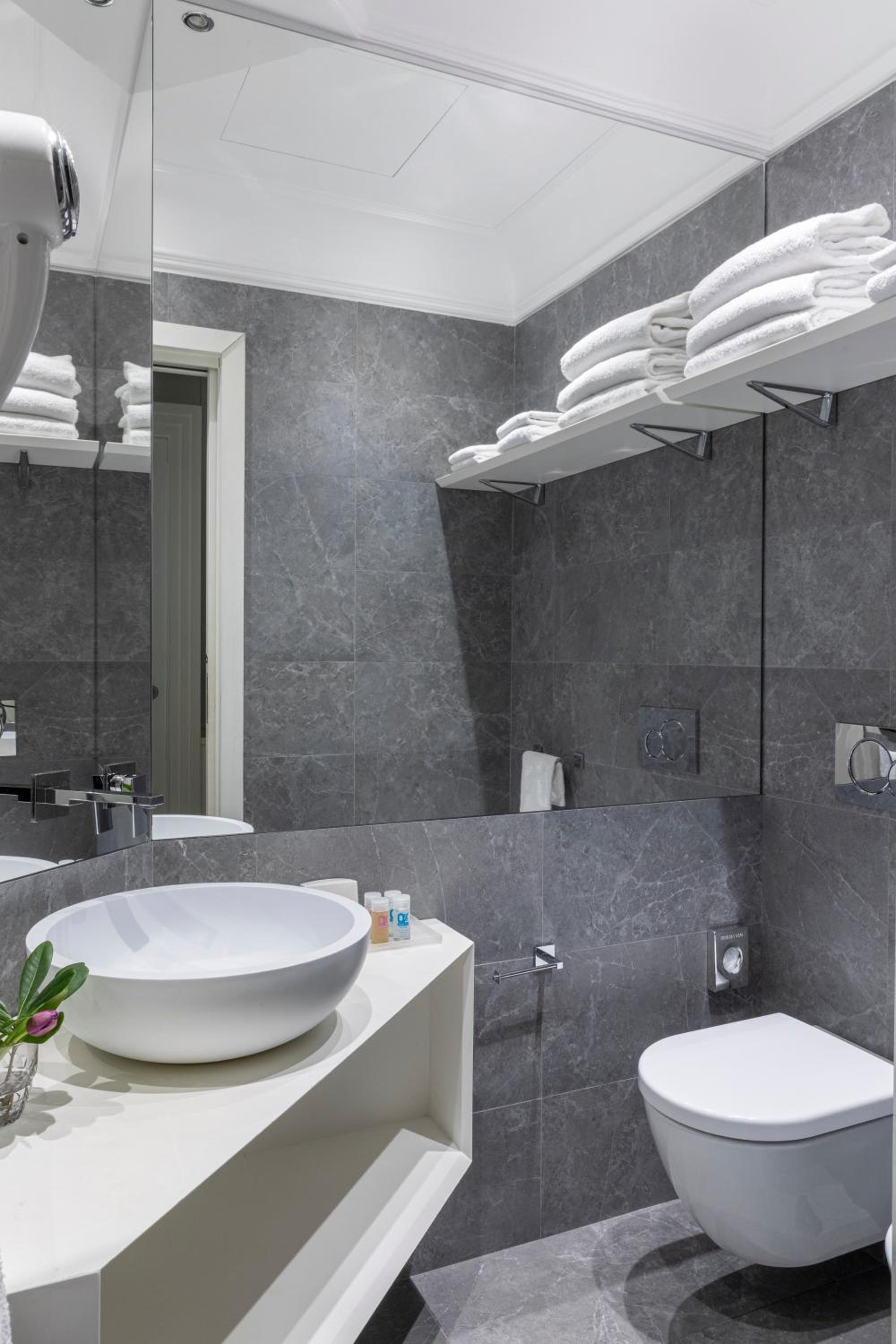 Deluxe Triple Room with Balcony - Annex