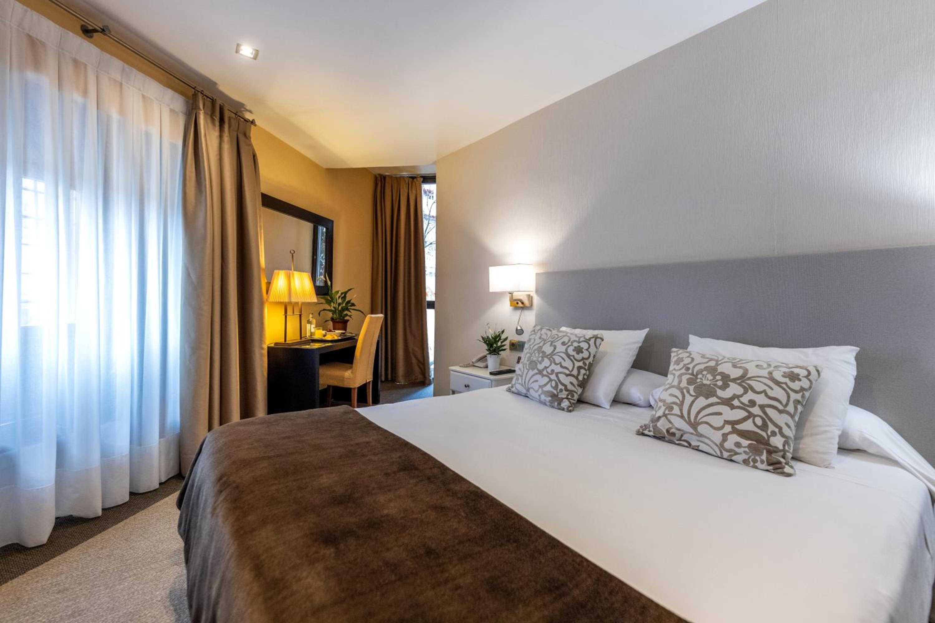 Double or Twin Room photo 3