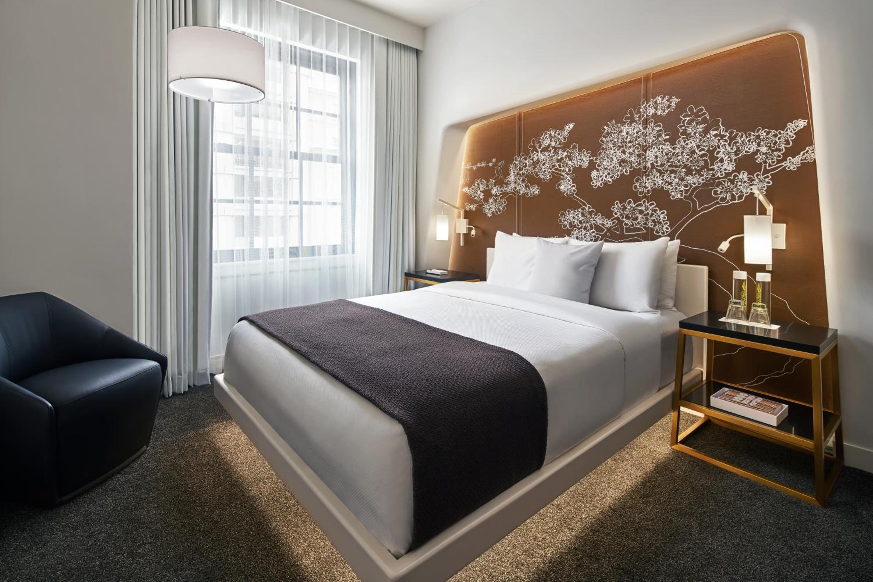 Deluxe Queen Room - Photo 2