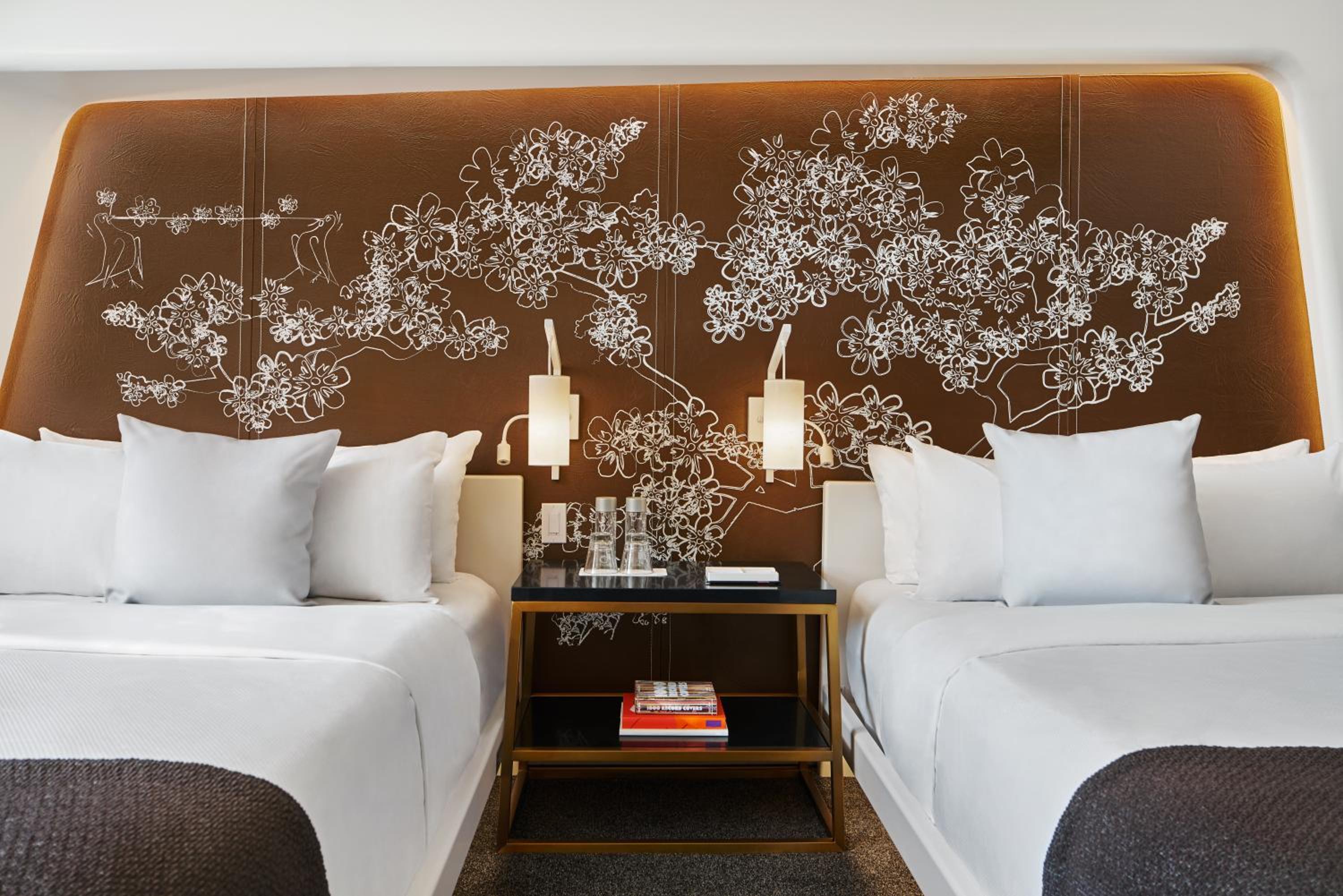 Deluxe Double or Twin Room with City View - Photo 2