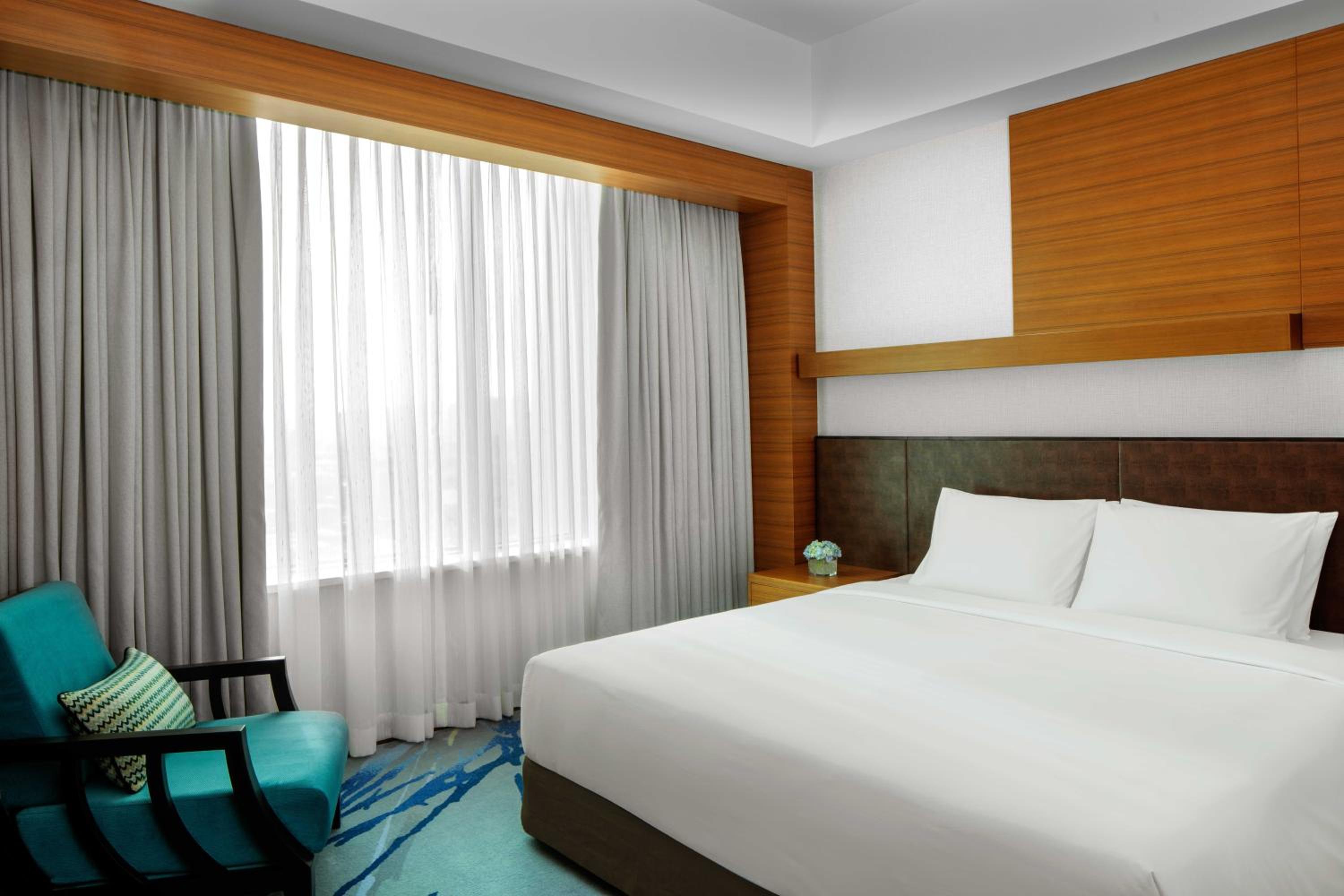 Junior Suite with Lounge access - Photo 5
