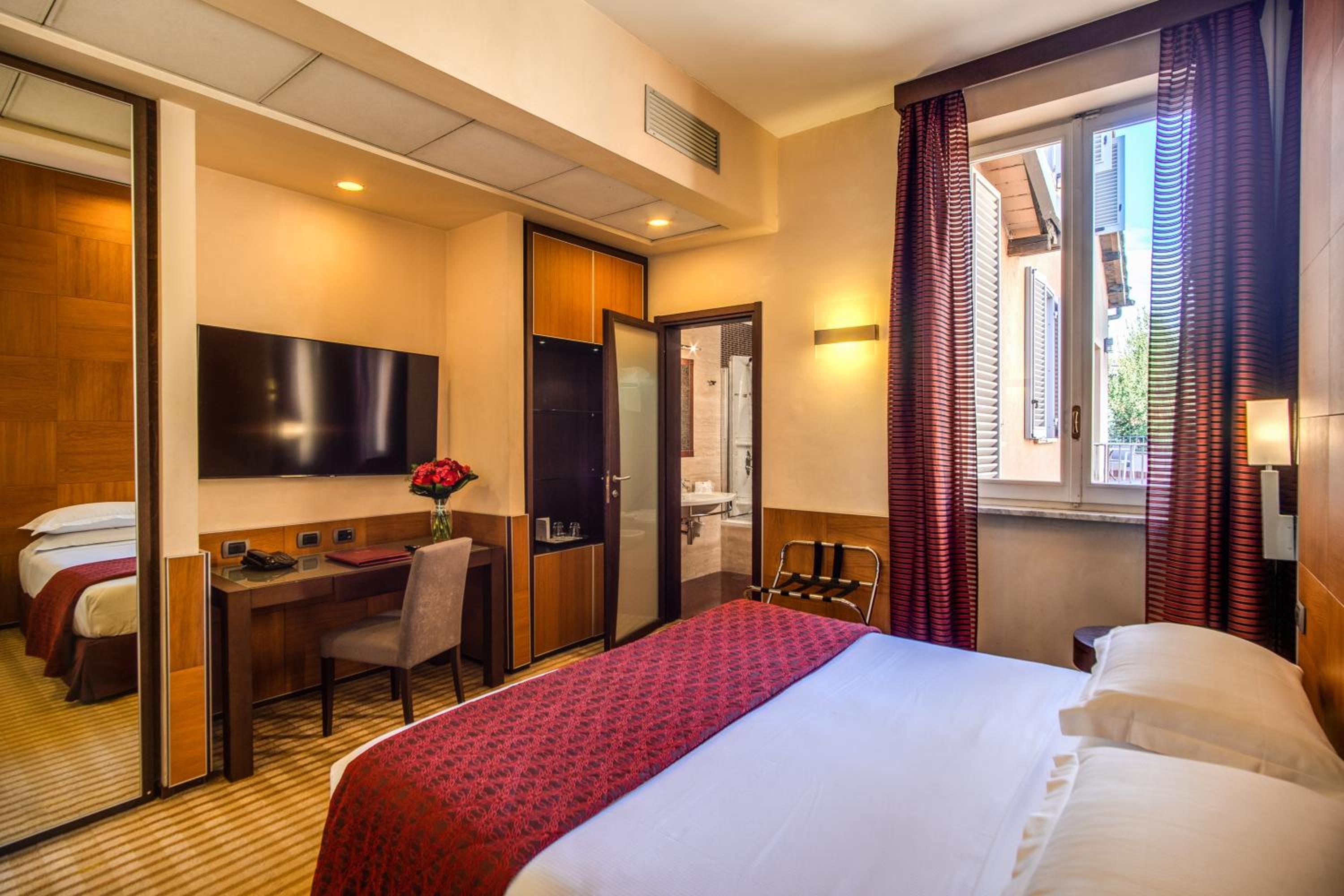 Standard Double or Twin Room photo 1