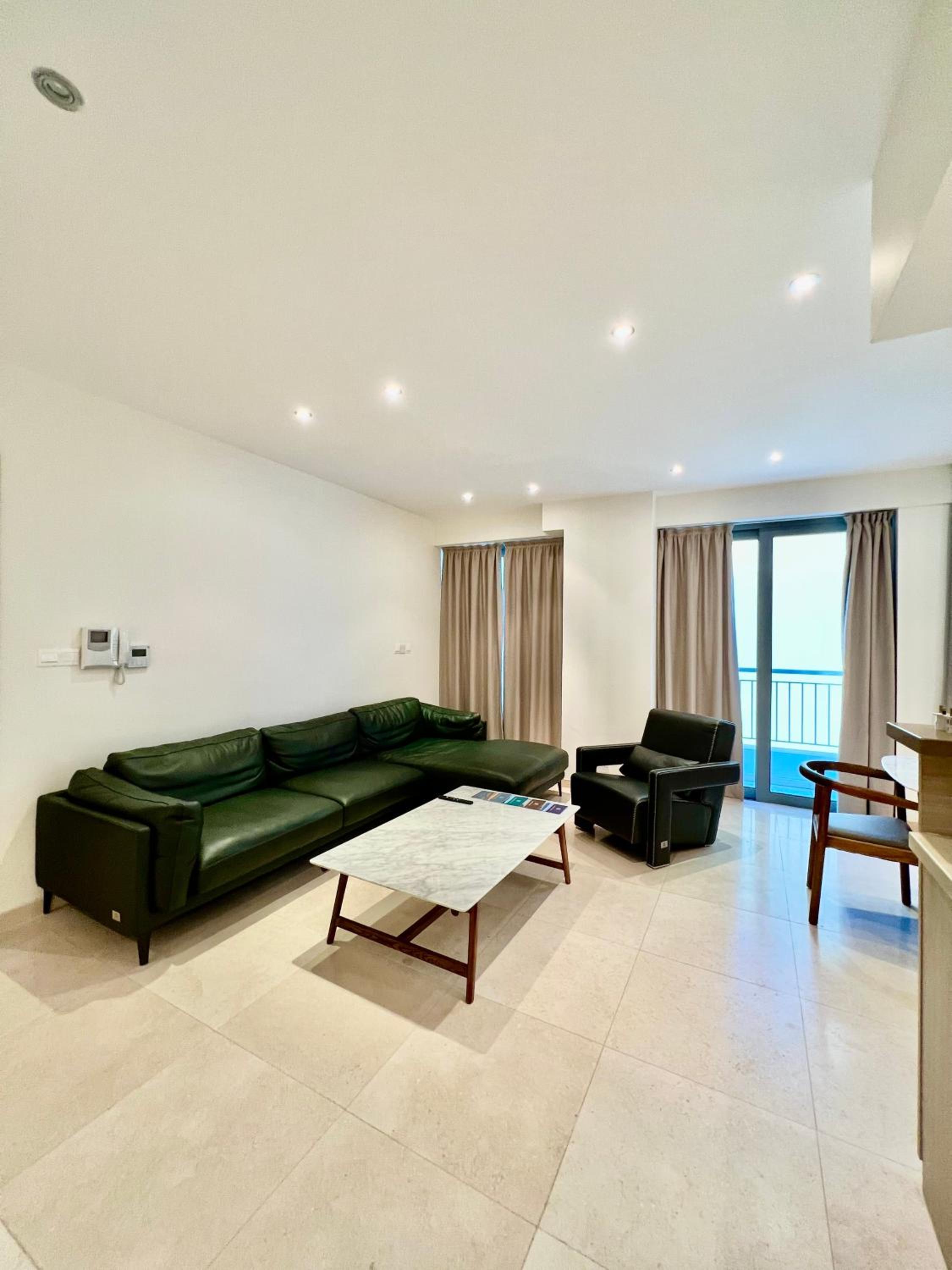 Apartamento con Balcón