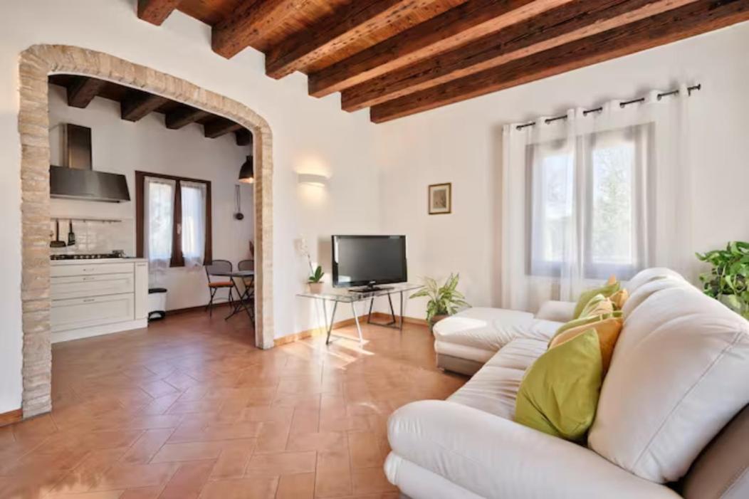 Apartment - Split Level photo 3