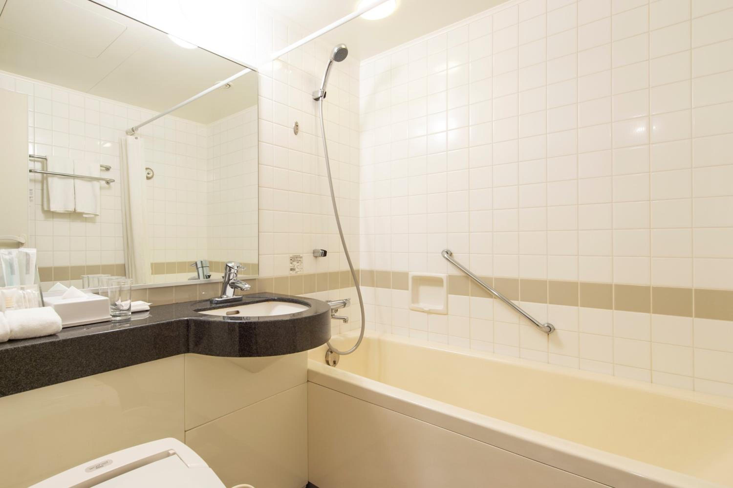 Premium Twin Room - Photo 6