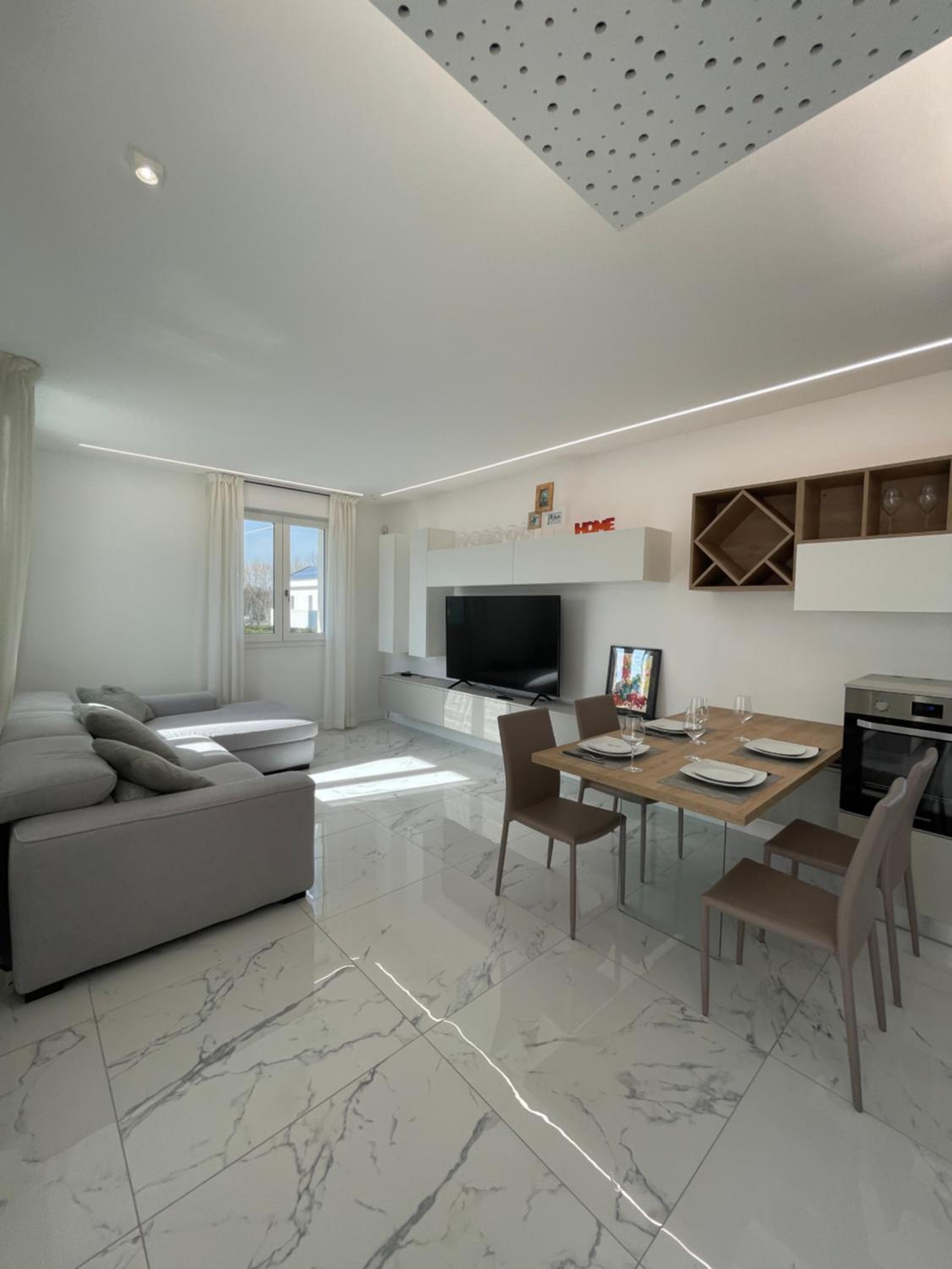 Two-Bedroom Deluxe Apartment with Balcony photo 1