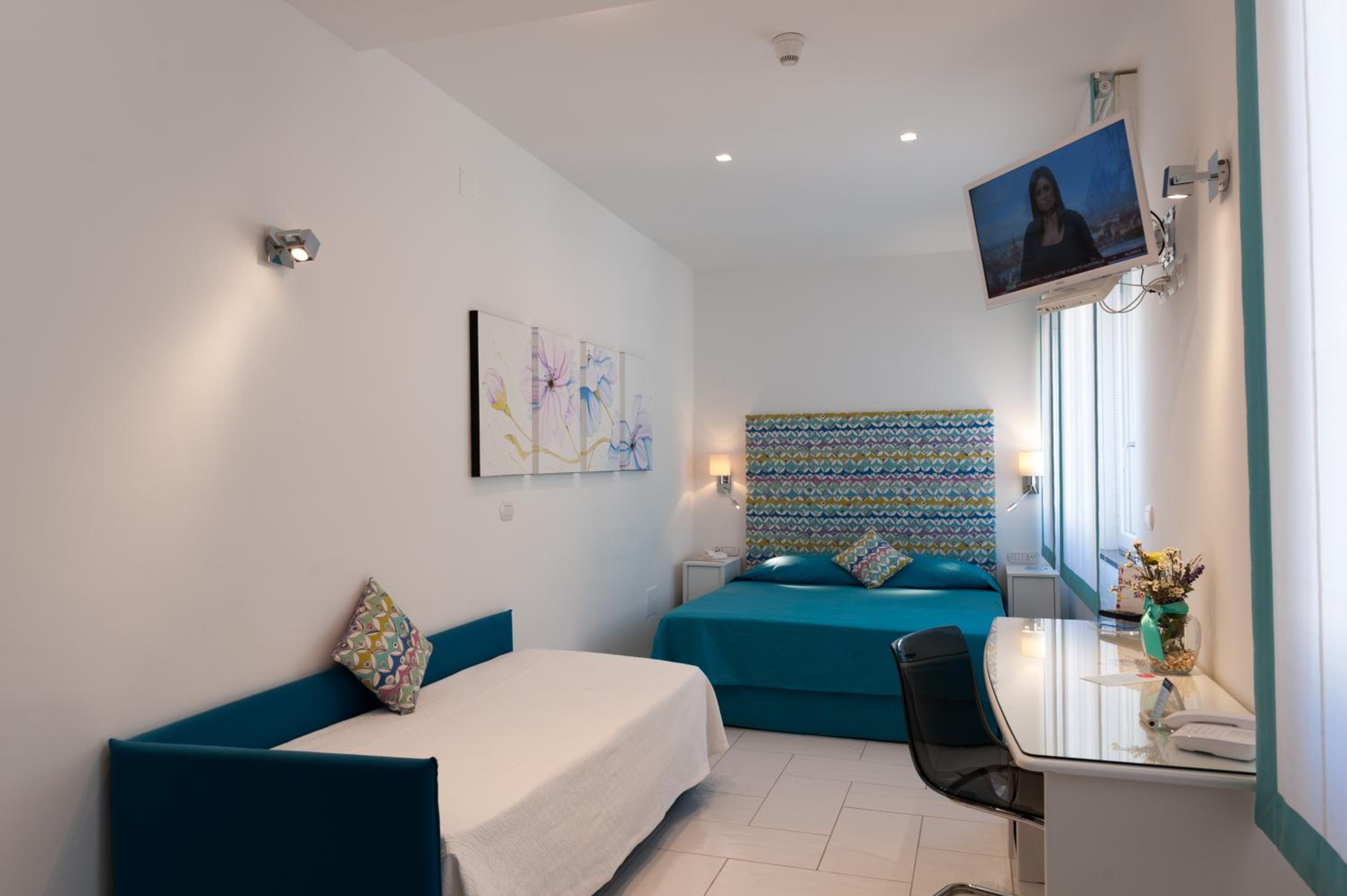 Classic Triple Room - Photo 6