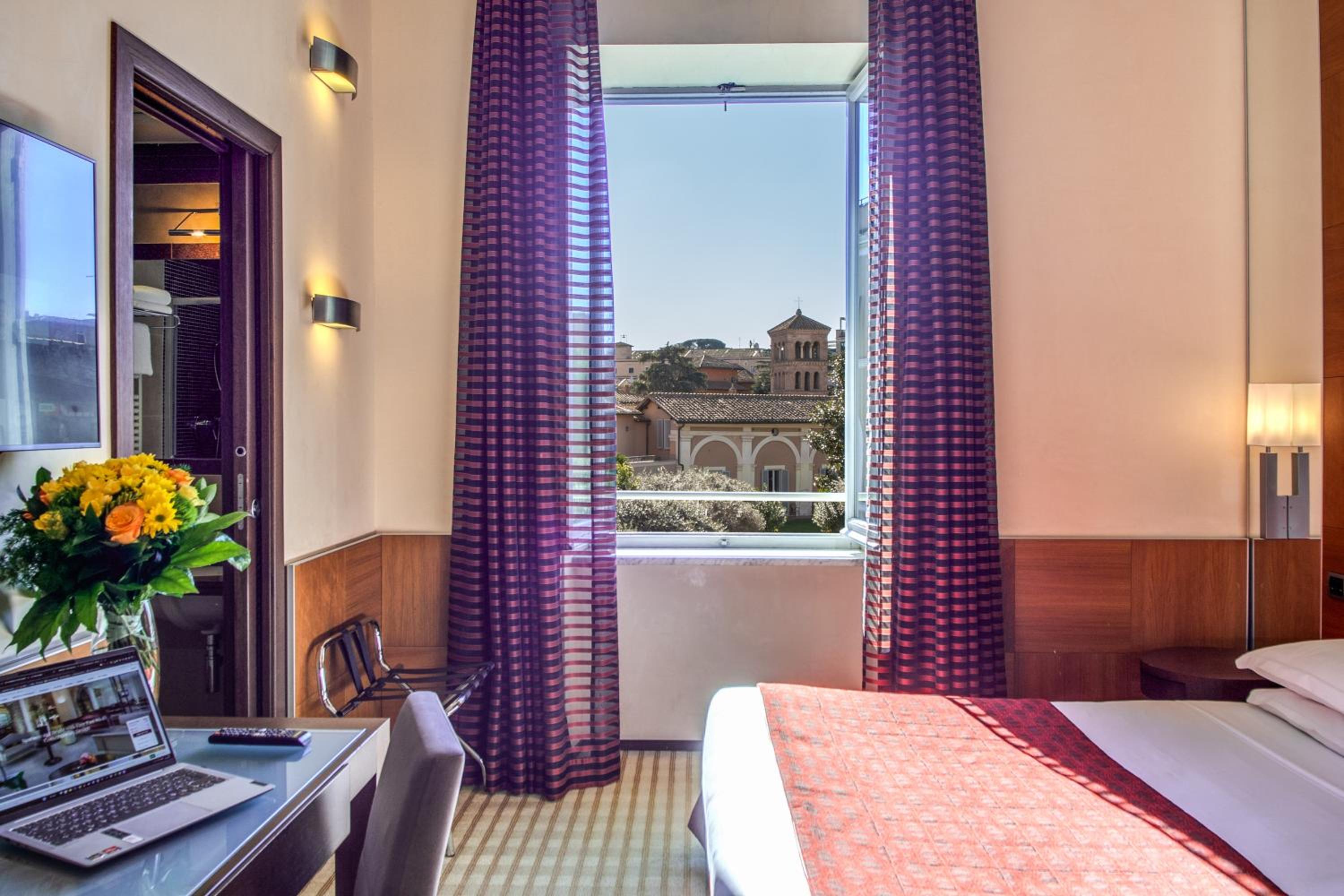 Double or Twin Room with View photo 2