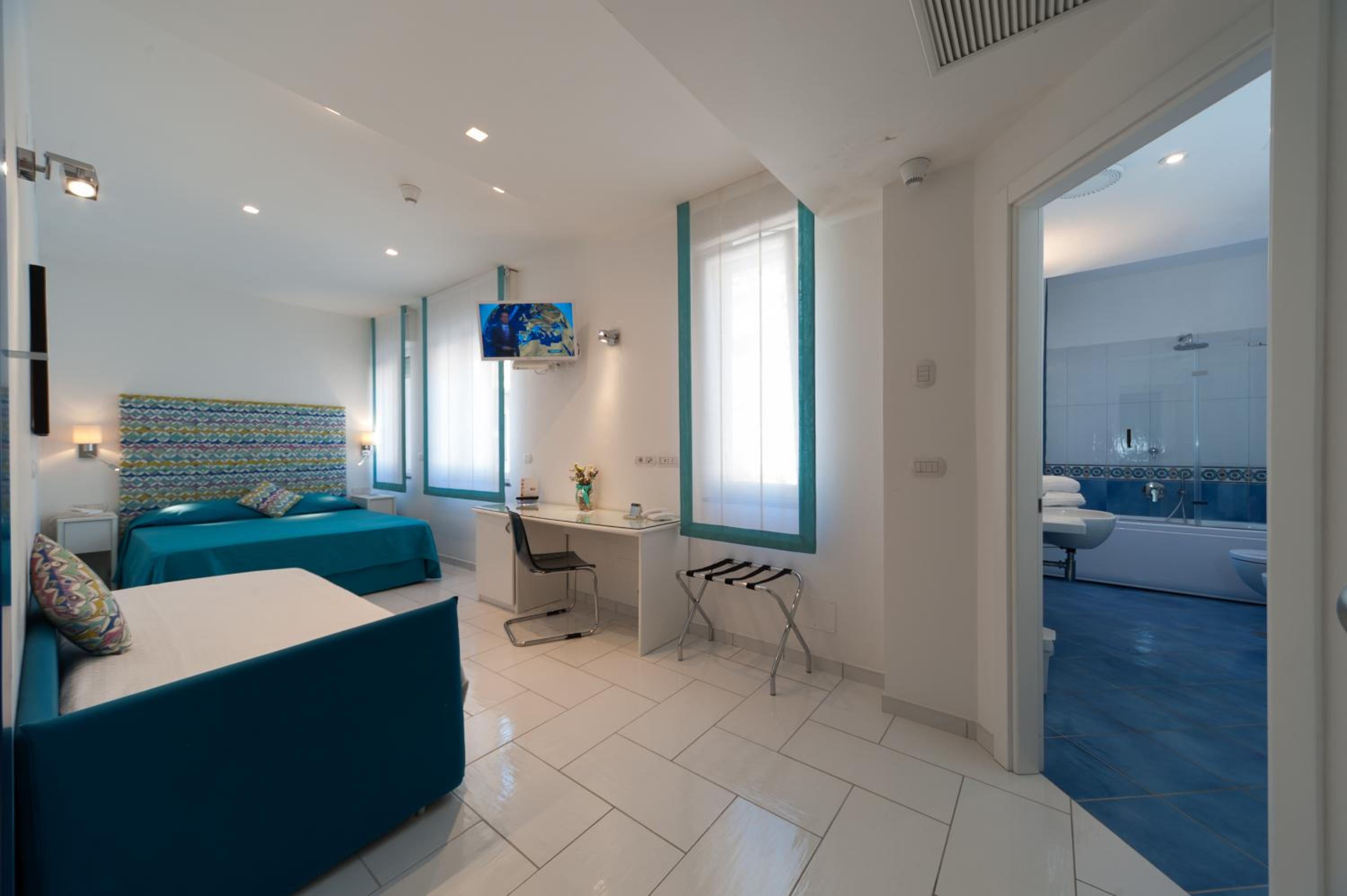 Classic Triple Room - Photo 7