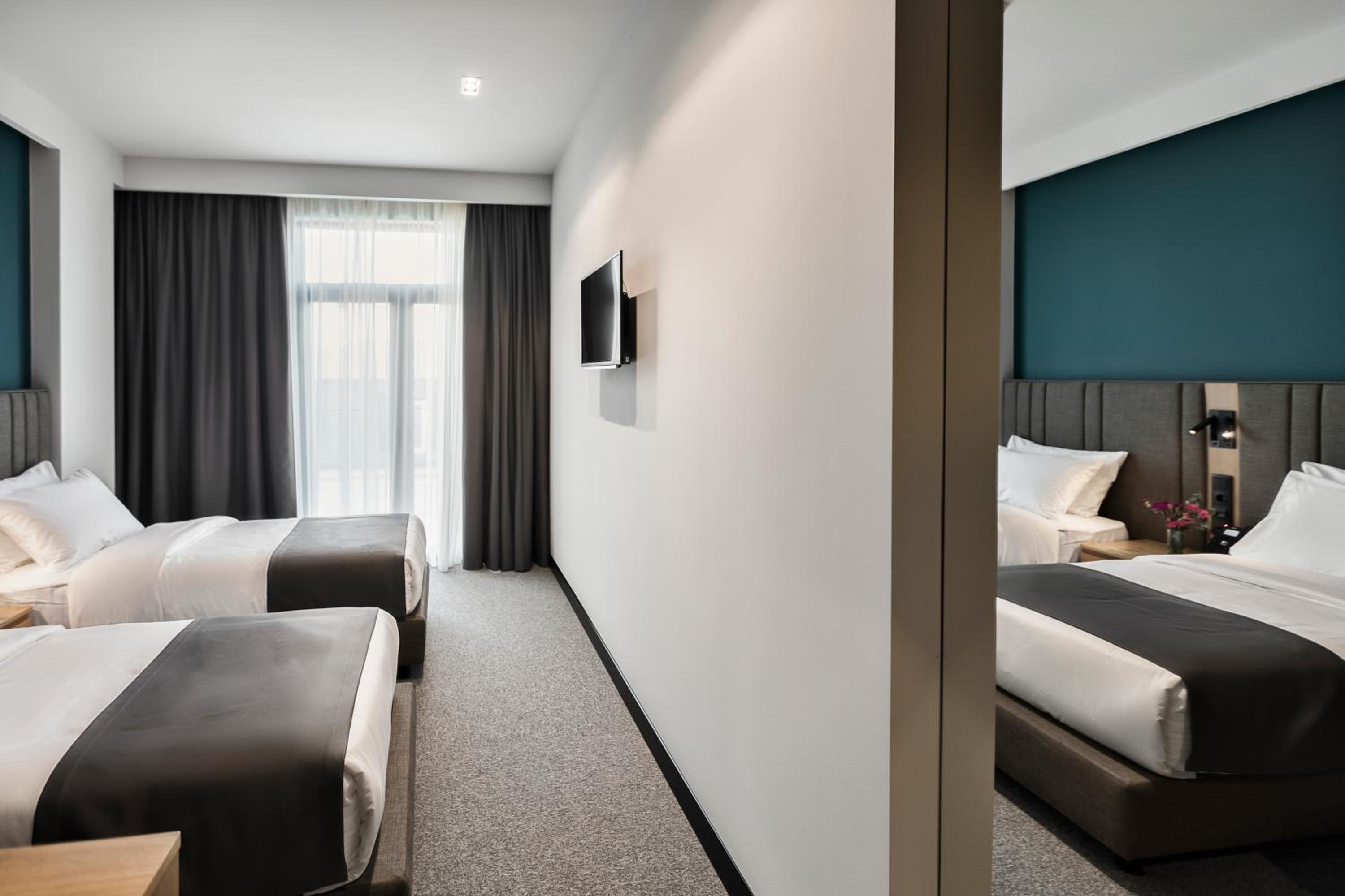 Standard Twin or Double Room - Photo 12