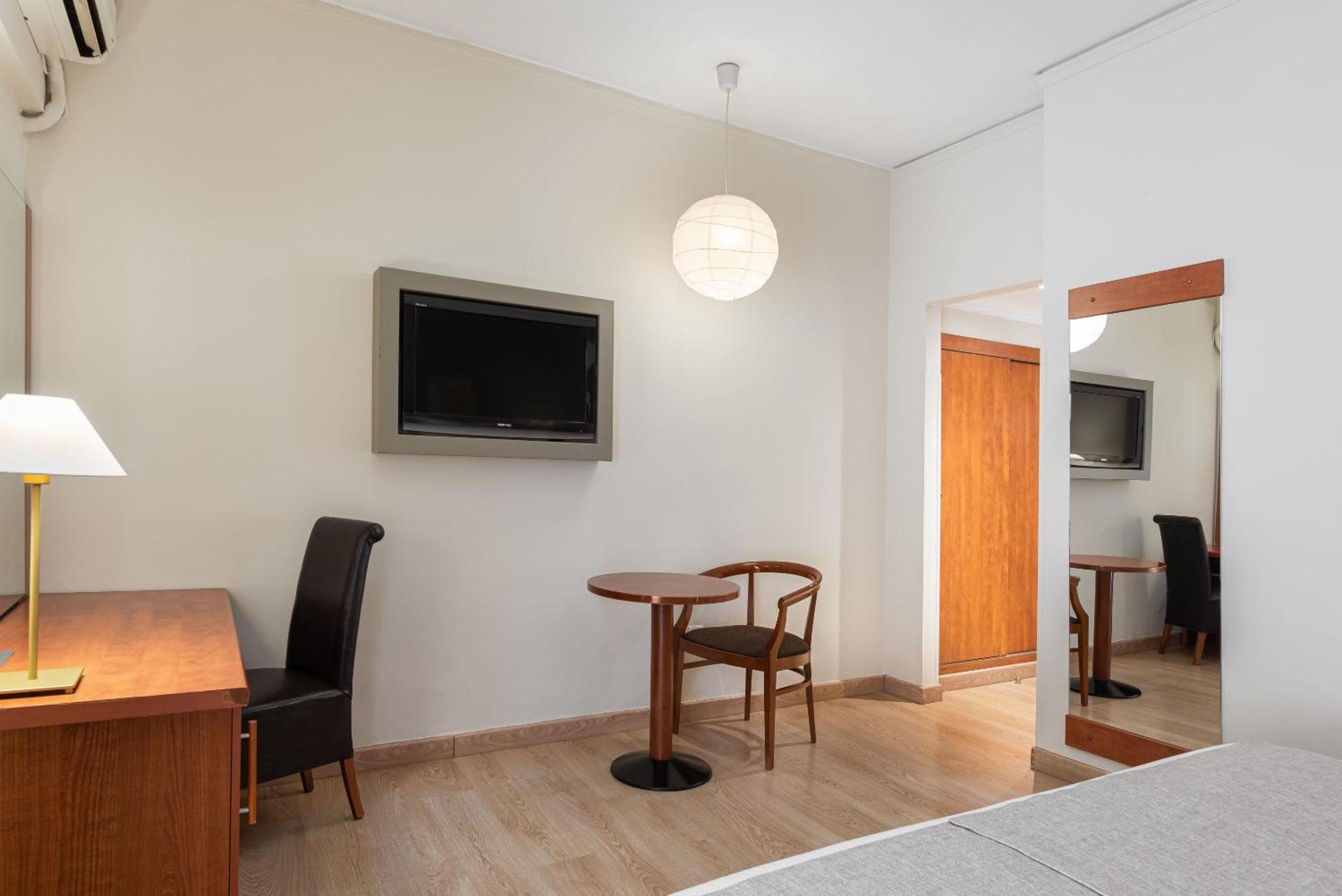 Twin Room - Photo 6