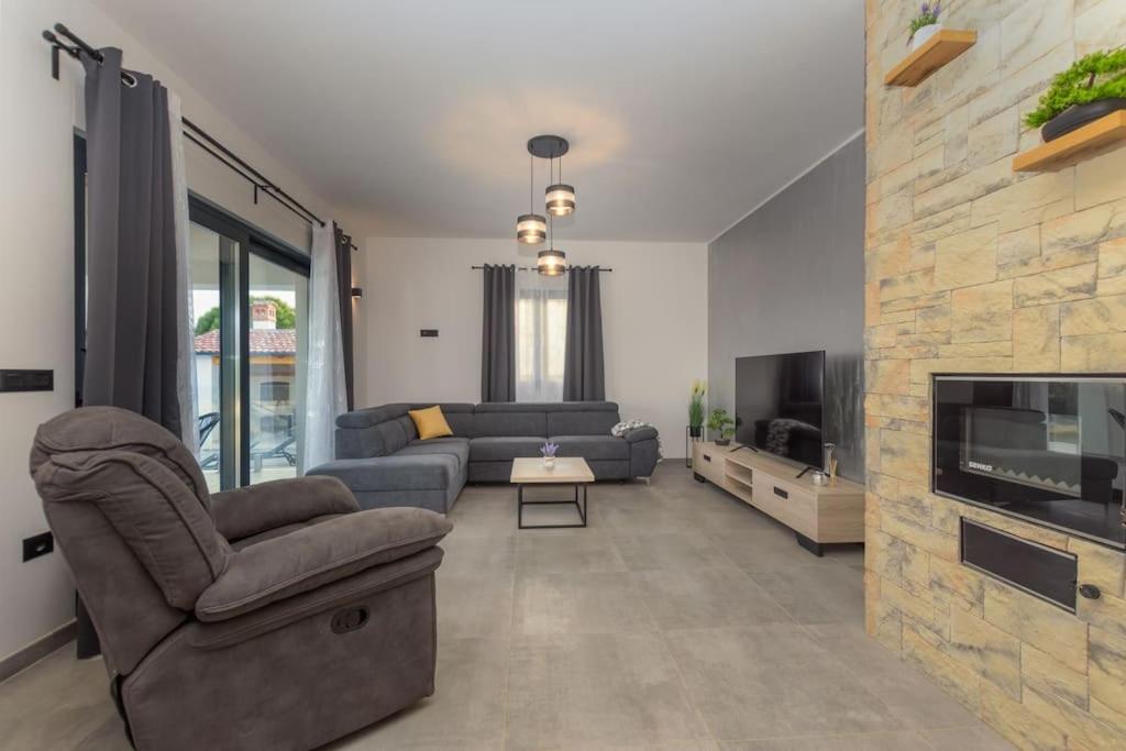 Three-Bedroom Villa photo 1