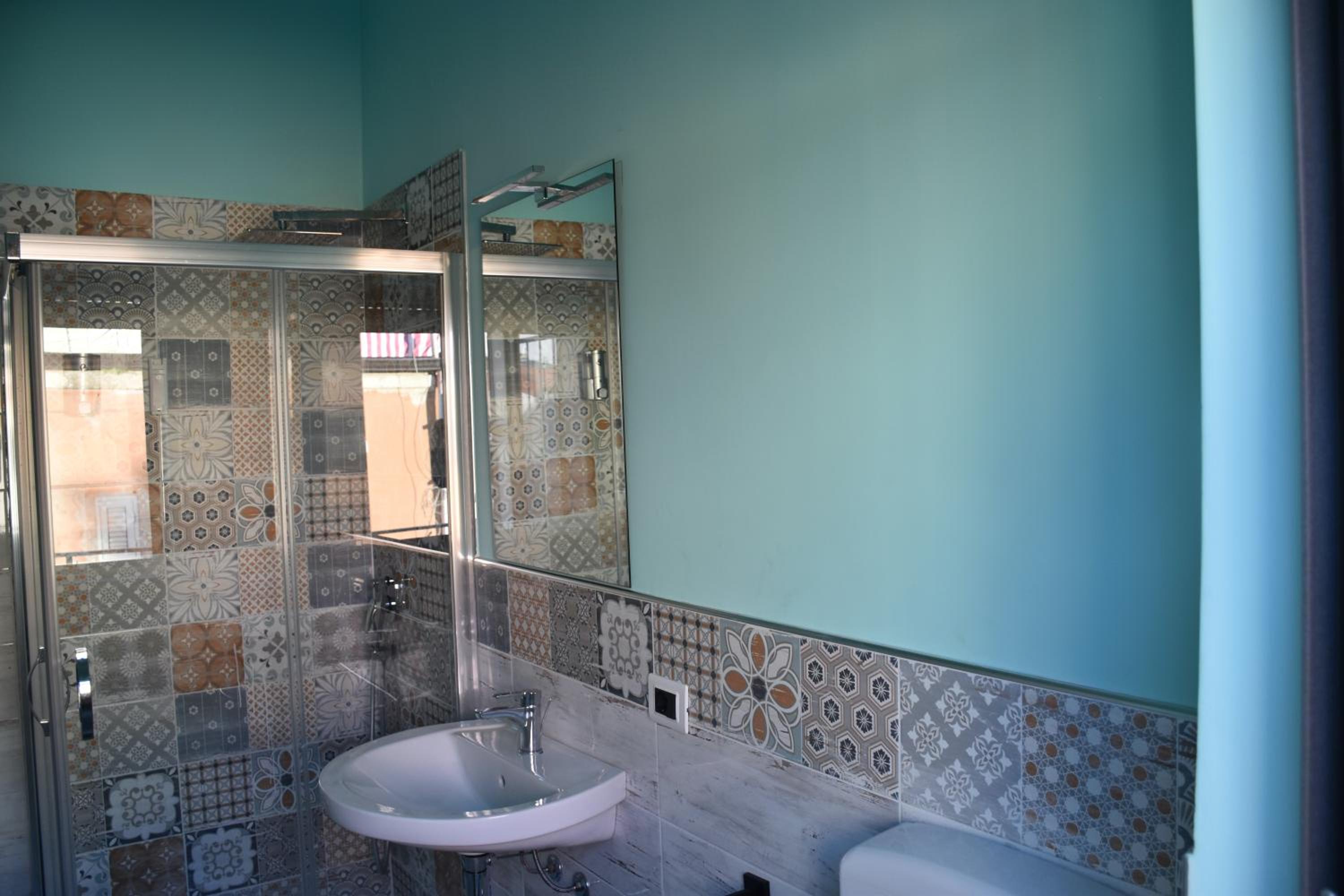 Deluxe Double or Twin Room with City View - Photo 15