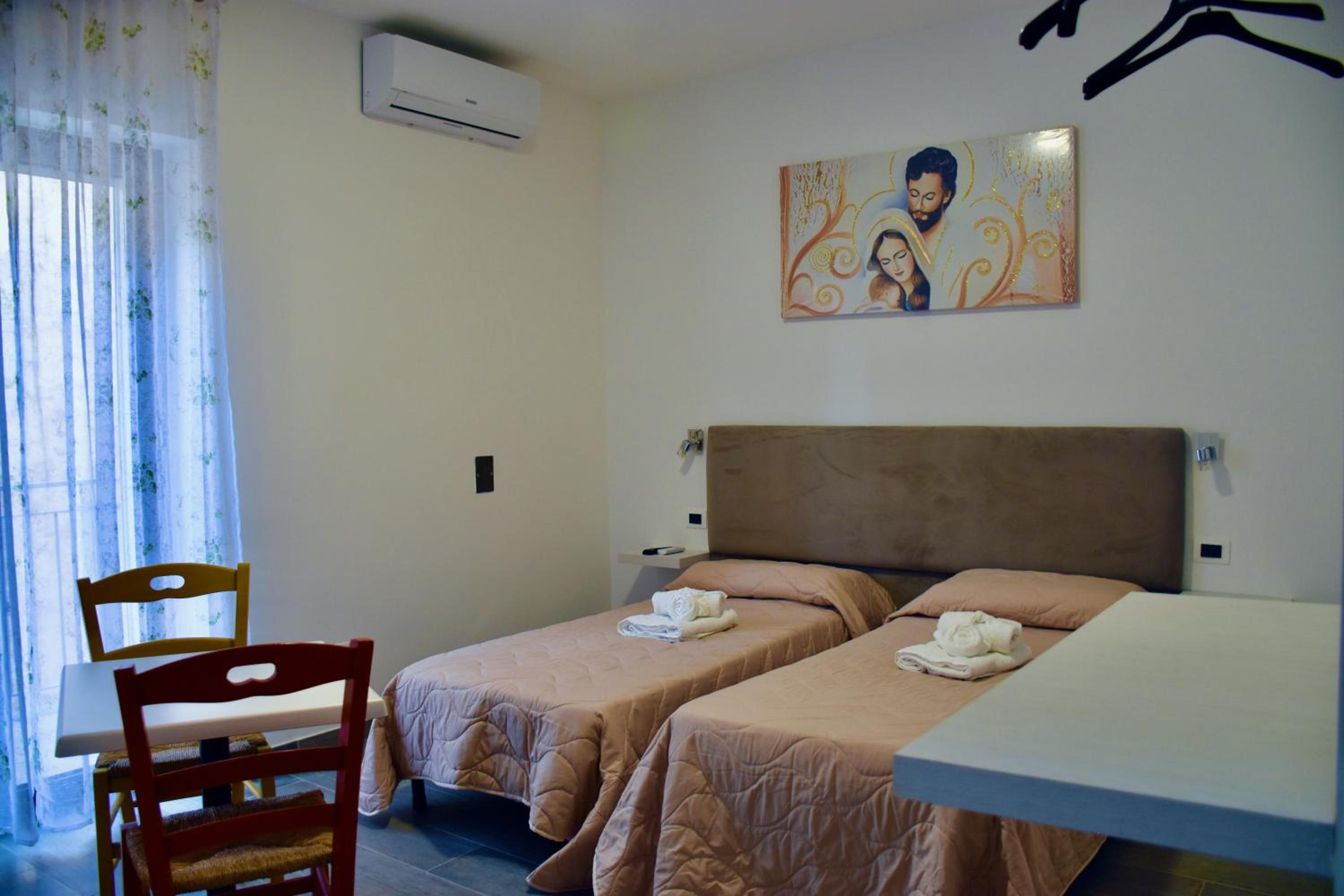 Twin Room photo 2