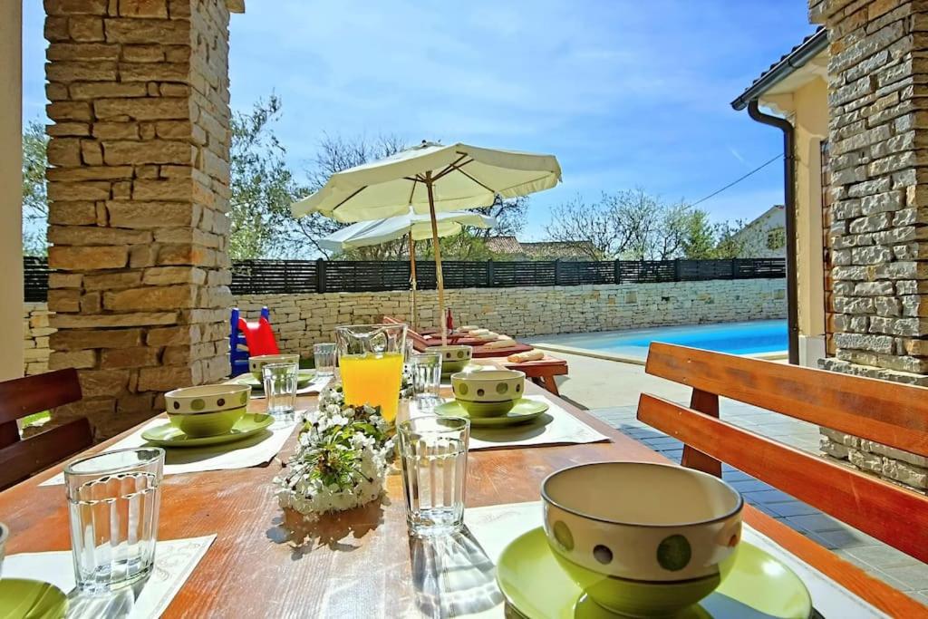 Villa photo 3