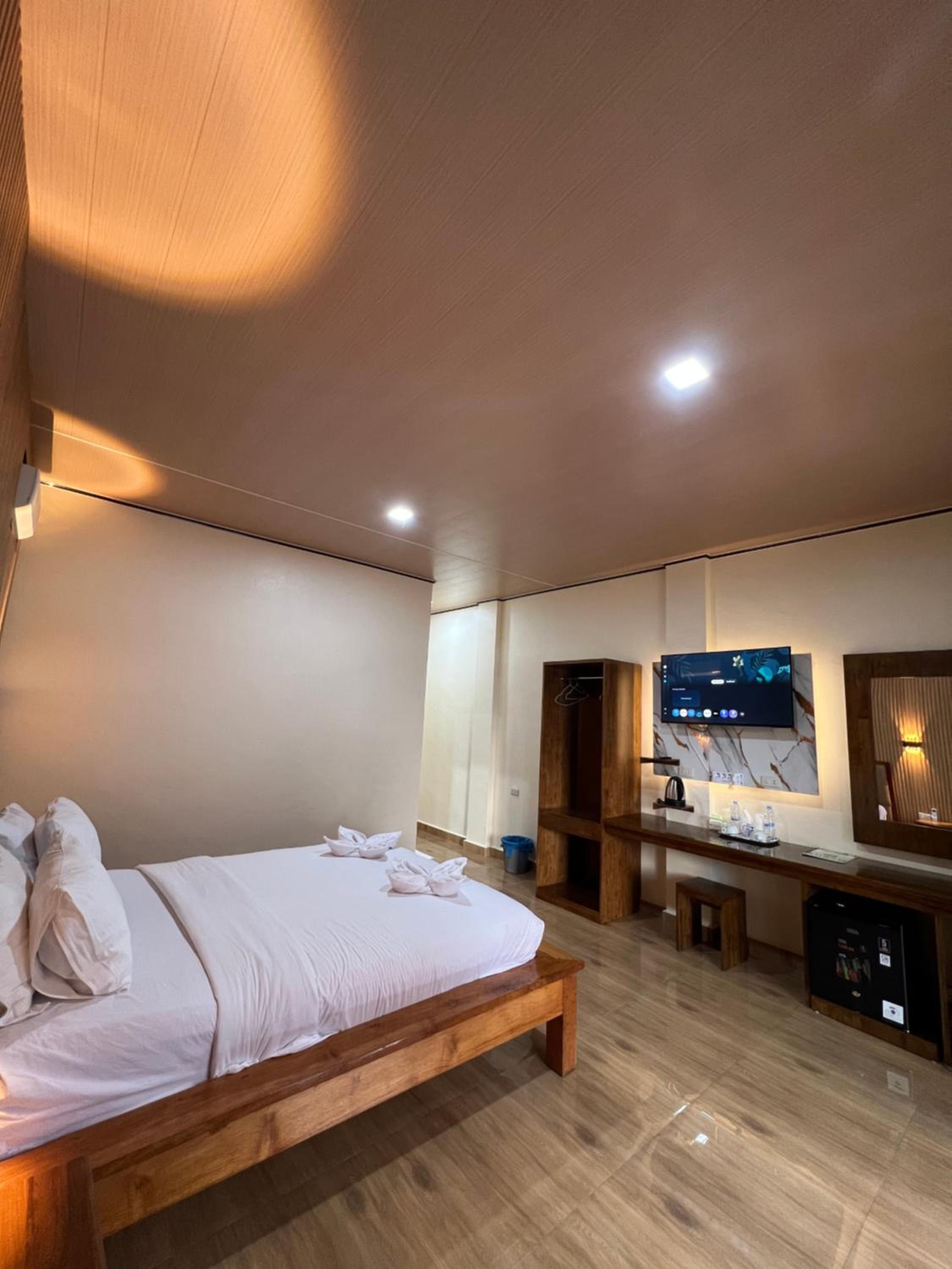 Suite with Mountain View