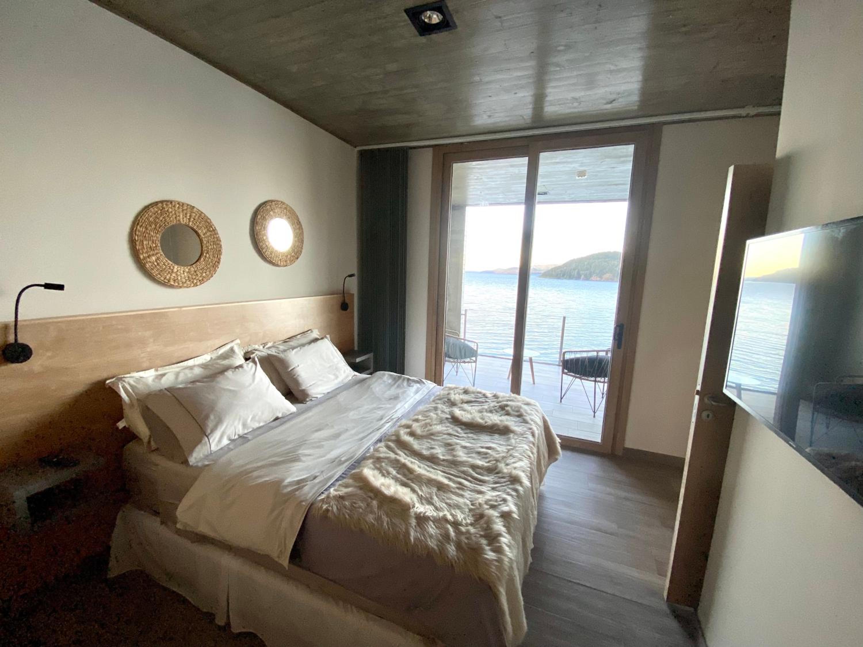 Apartment with Lake View photo 3