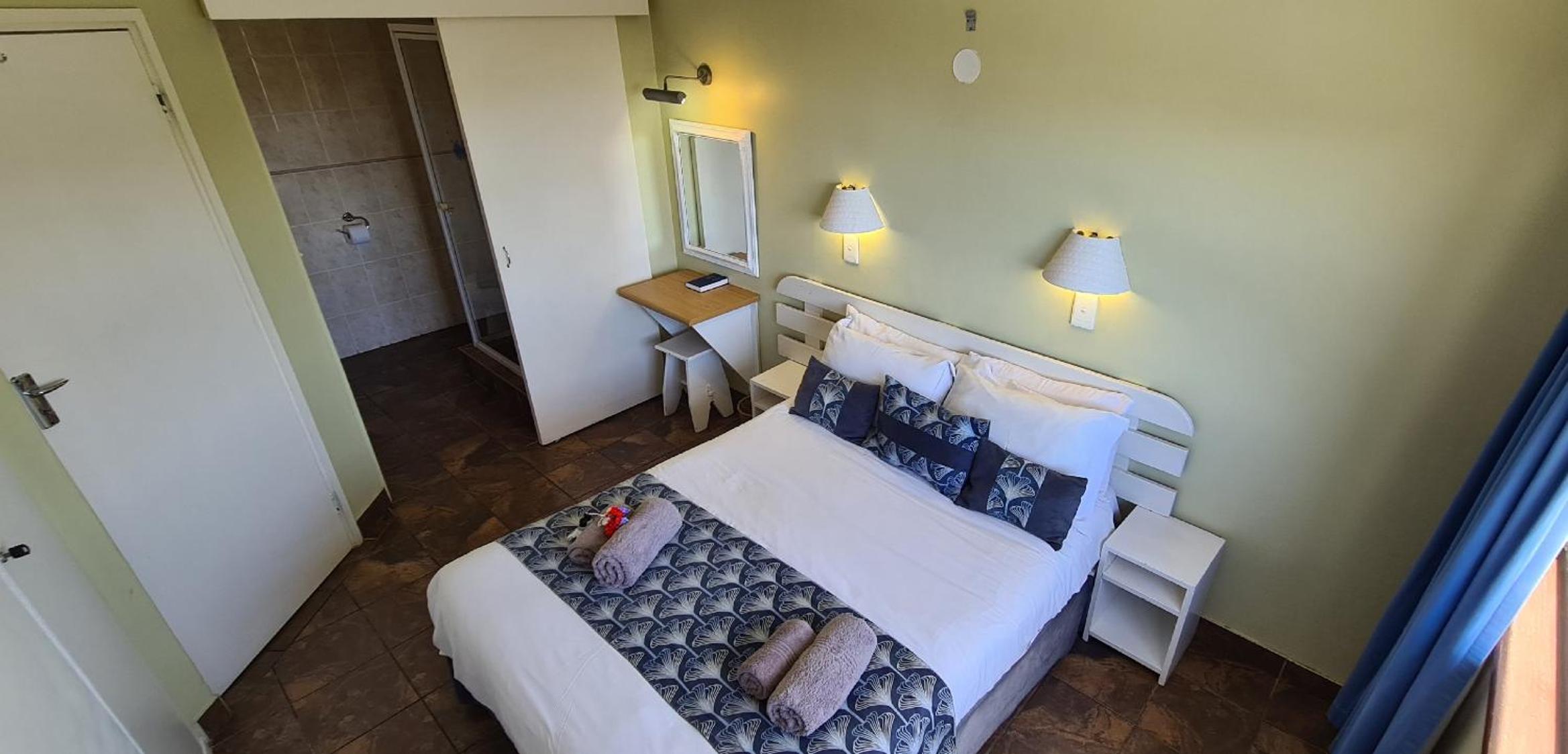 Two-Bedroom Apartment - Photo 2