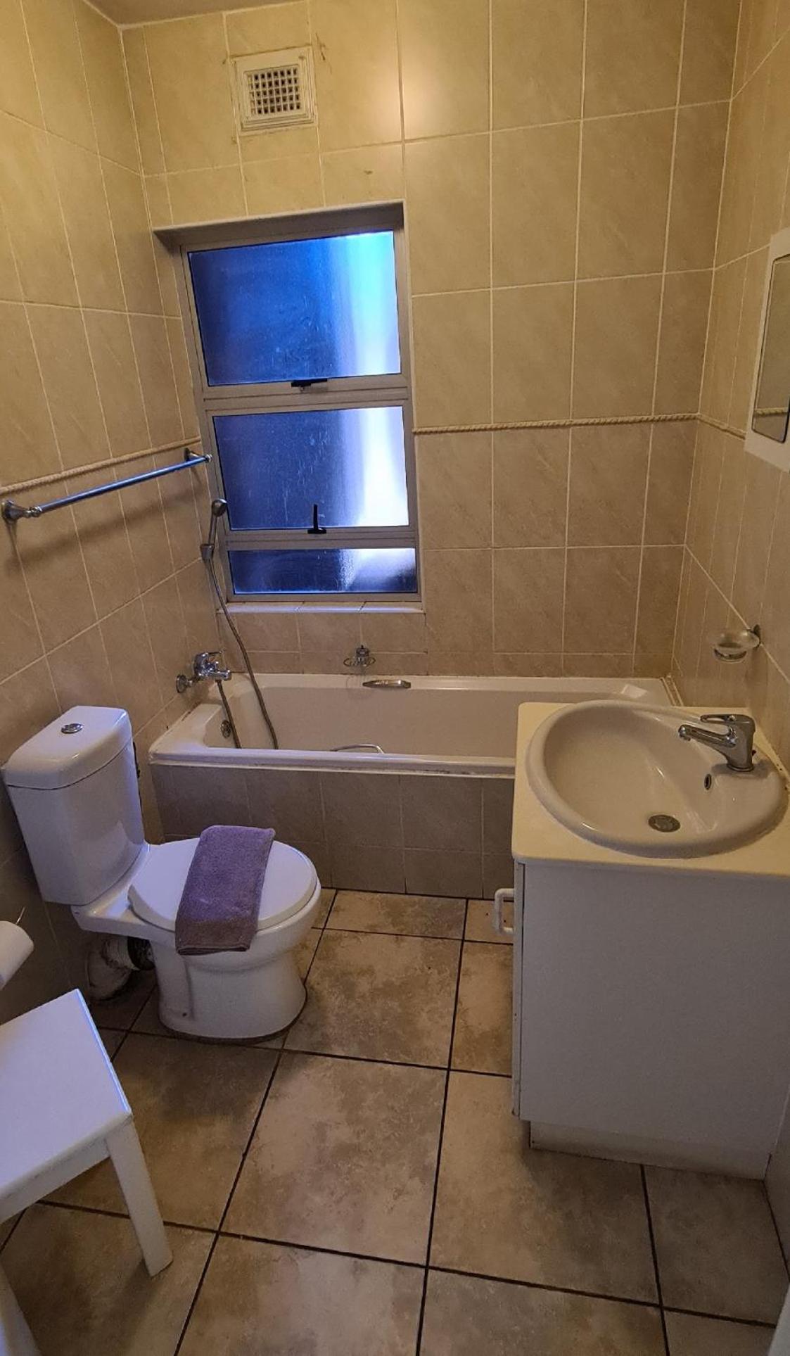 Two-Bedroom Apartment - Photo 5