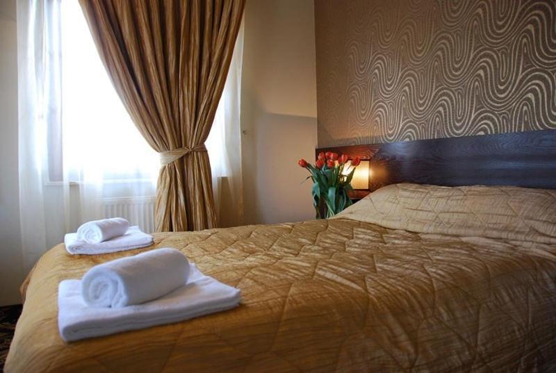 Double Room - Photo 3